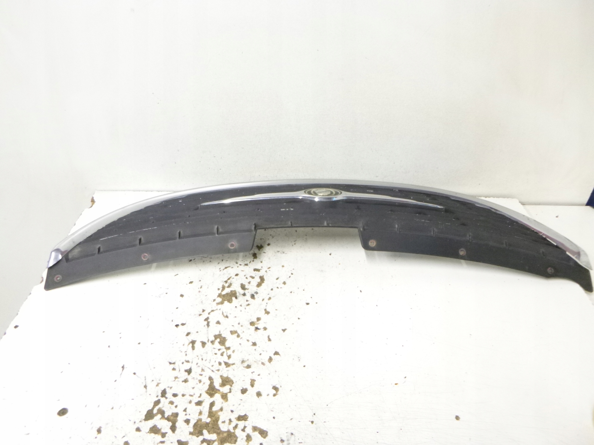 Grill Grill Chrysler Voyager IV 2001r. 4857522AA
