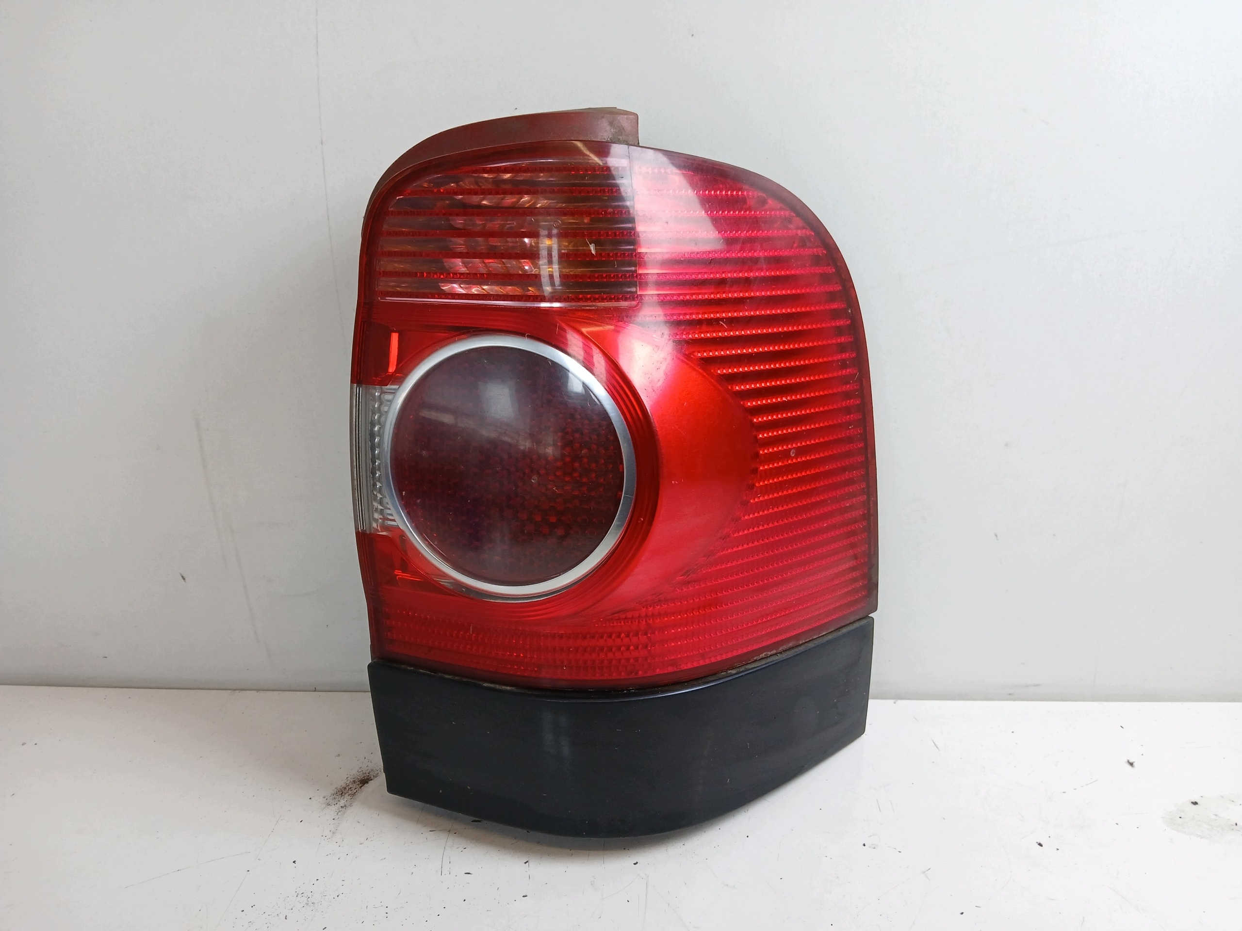VW SHARAN and LIFT light right rear part