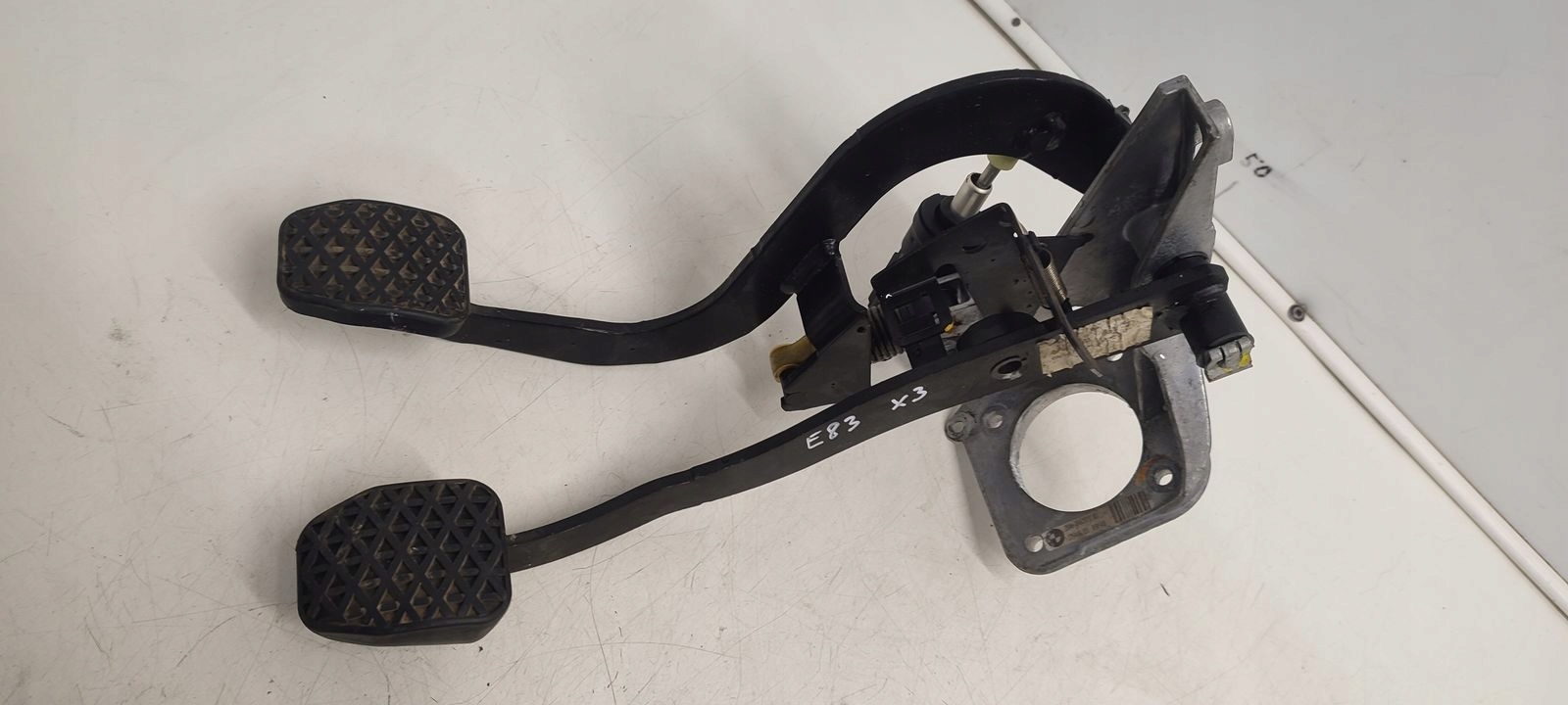 pedale prijenos kvačila BMW E83 X3 LIFT 2,0D