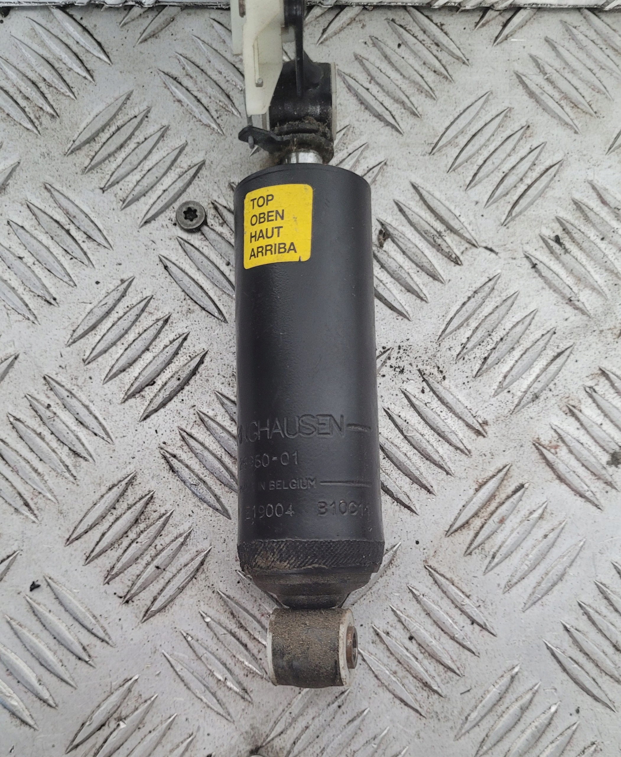 AMORTYZATOR SIŁOWNIK FOTELA ISRI MAN TGA / TGX / TGS / TGL / TGM