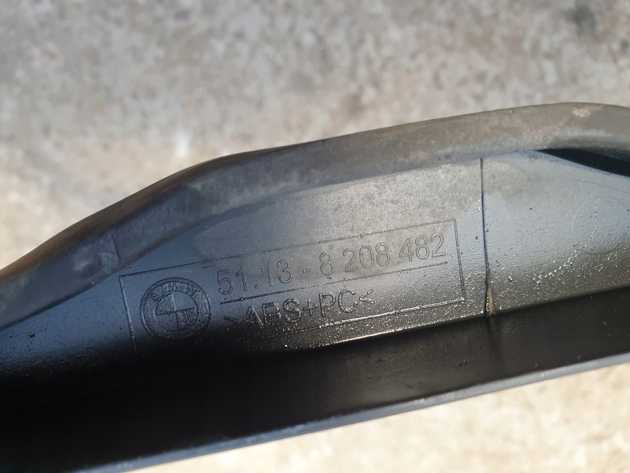 moulding below LAMPE BREWKA right BMW 3 E46 1998- 8208482