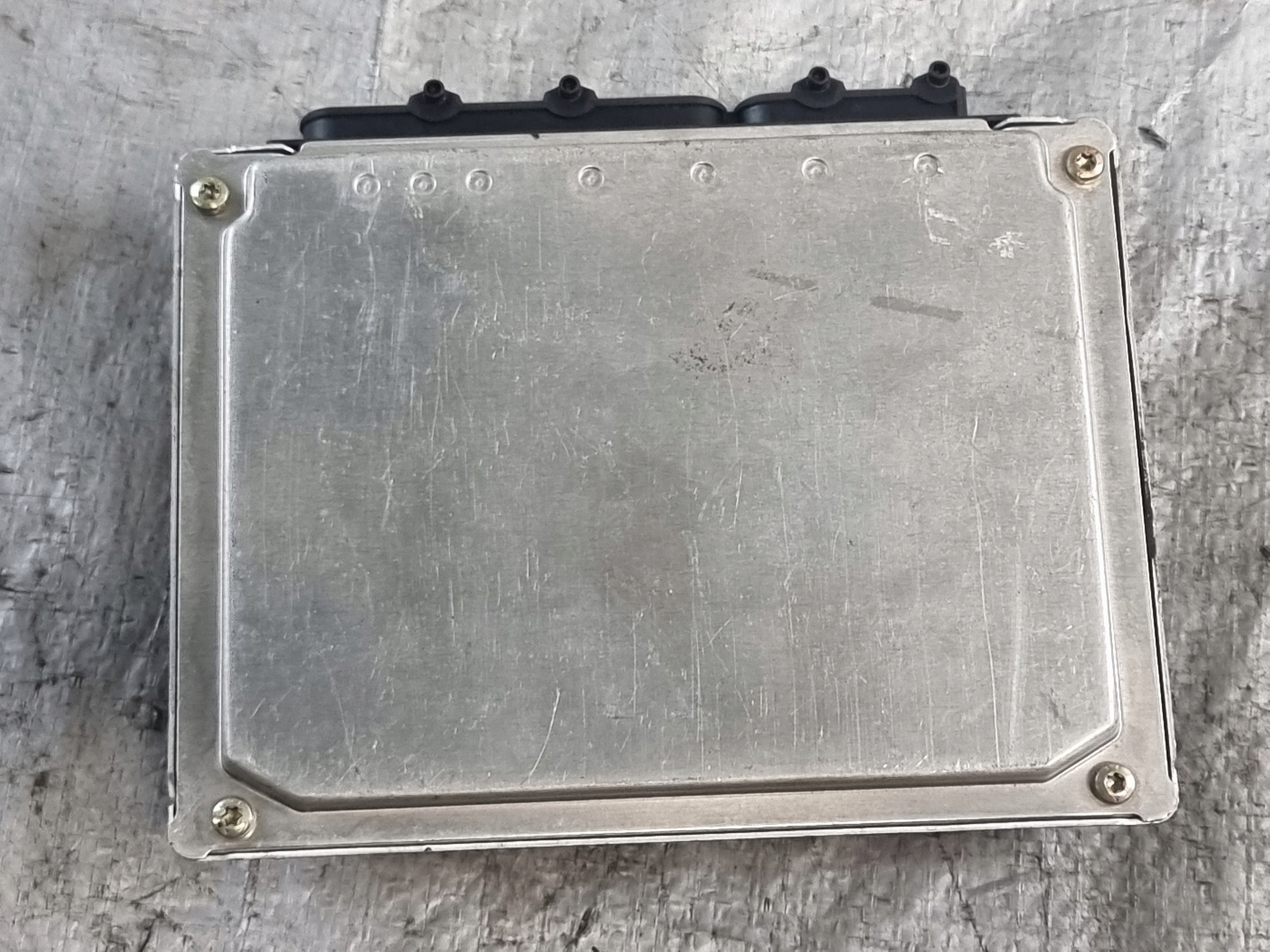 control unit computer of the engine OE 8D0907558B AUDI A4 B5 1.8B