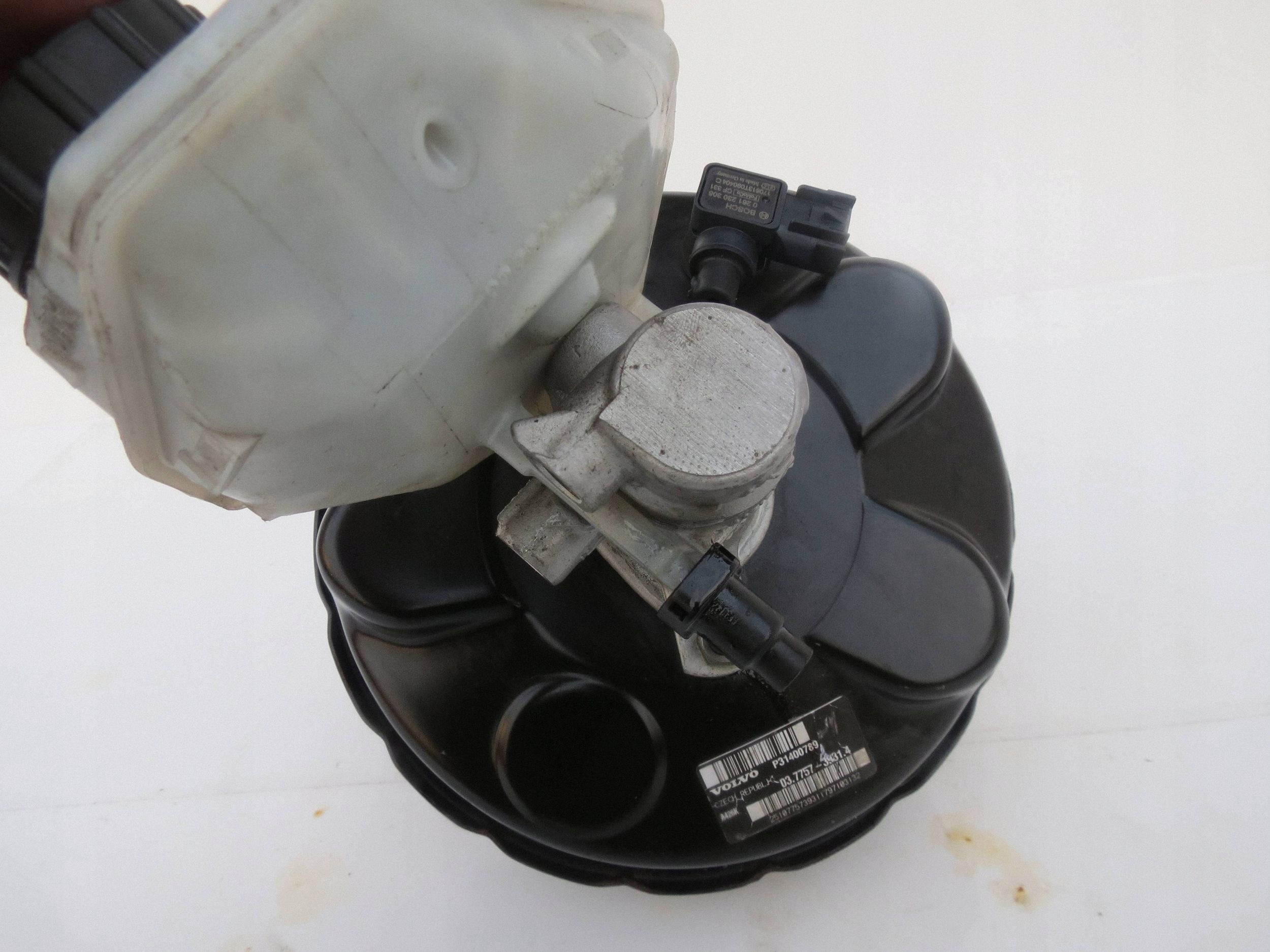 Servo bremsen VOLVO V60 2.0 D 120KM P31400789