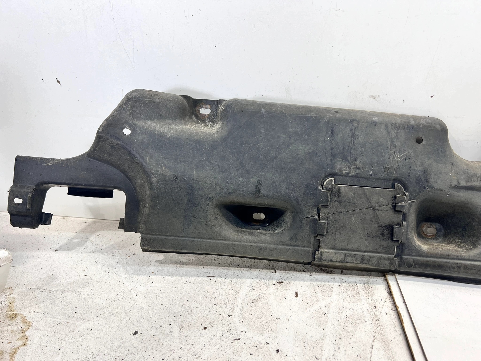 cover chassis left DUZA AUDI Q7 4L 7L8825211E 141/26