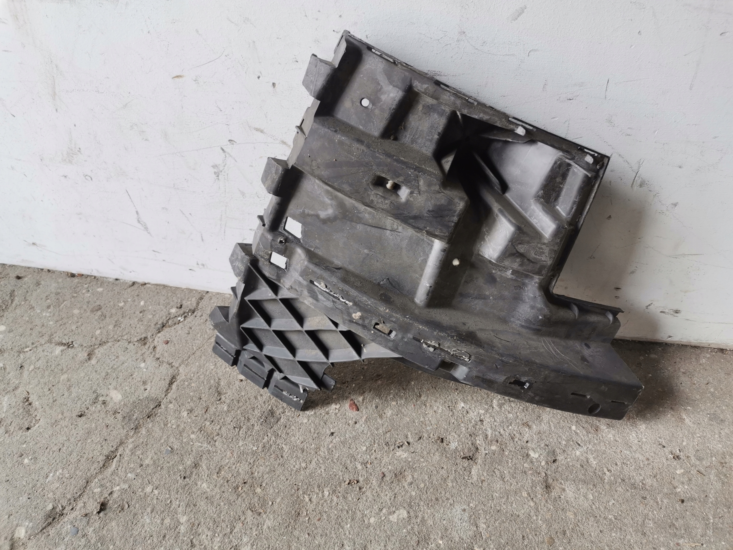 Support montage pare-chocs Arrière AUDI A8 D3 4E0807365A
