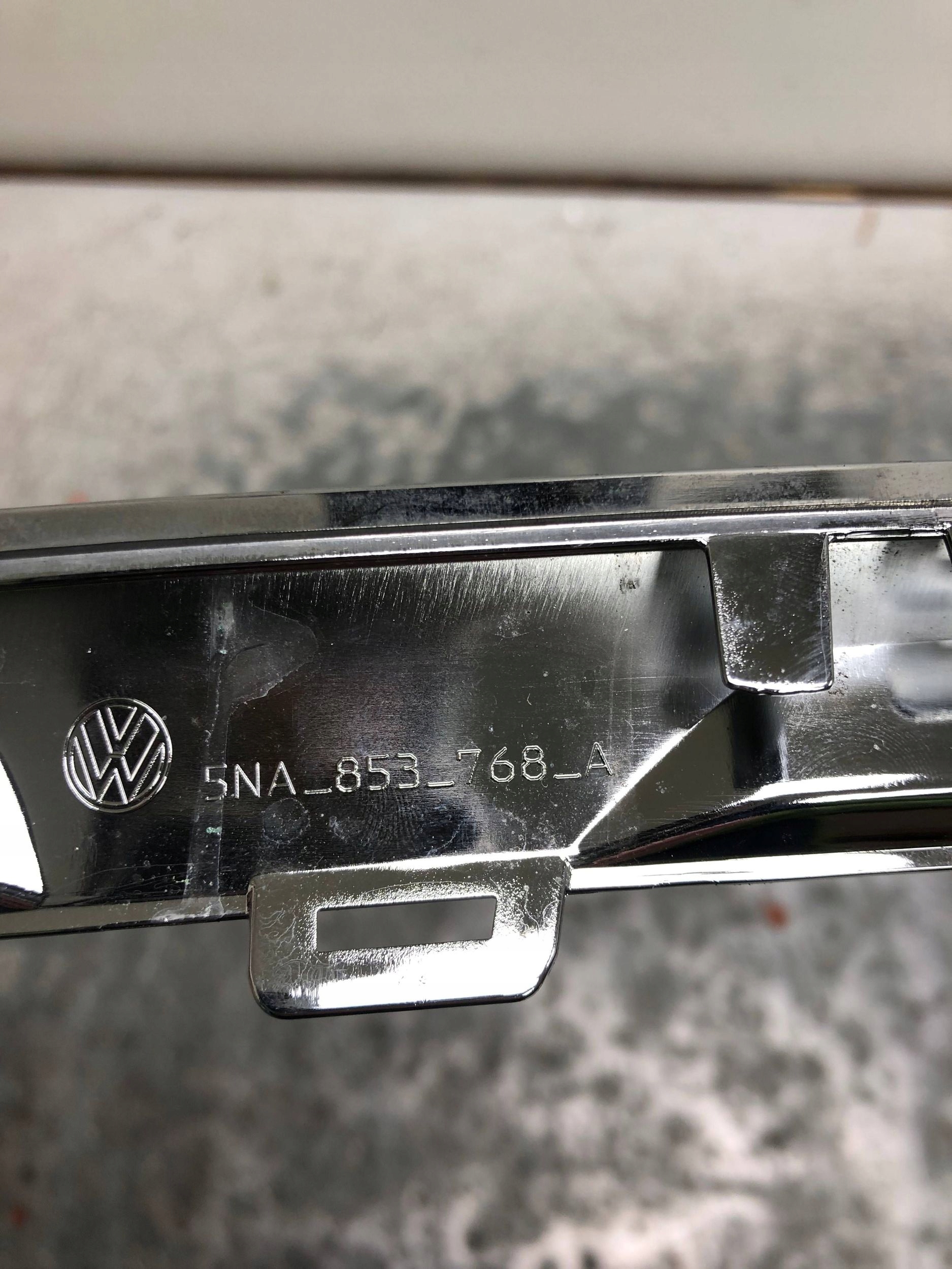 lišta CHROM GRILLA pravá VW TIGUAN II 5NA853768A