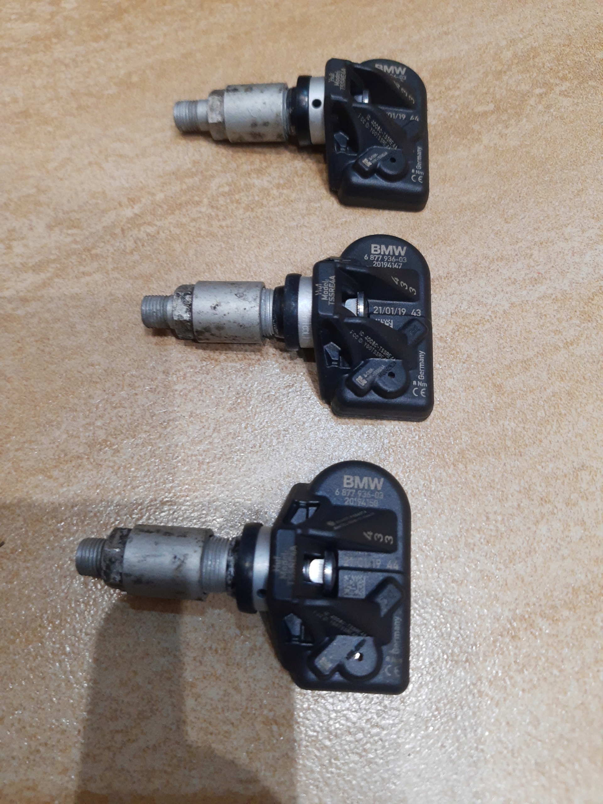 Czujnik cisnienia opon TPMS BMW G20 6877936