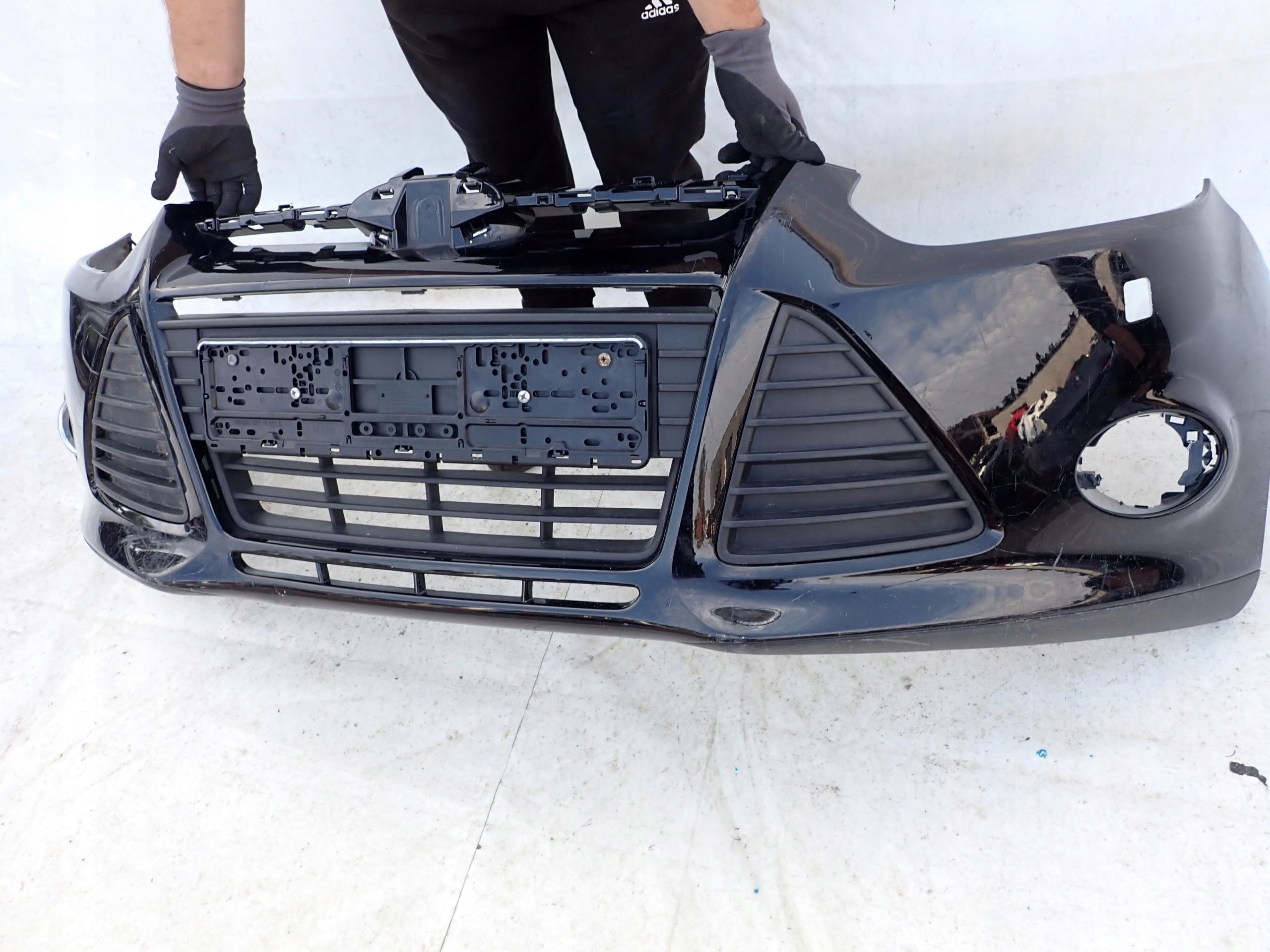 FORD FOCUS III MK3 10-14 bumper front PDC SPR