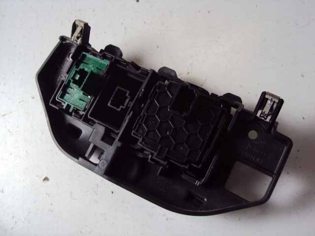 PANEL ŚWIATEŁ RENAULT CLIO IV Typ samochodu Samochody osobowe