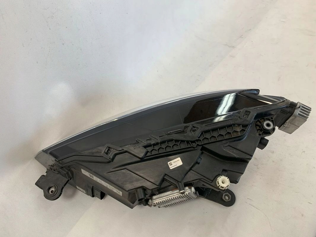 Skoda Superb 3 III 19r FL Reflektor right light right 2019 3V1941016D