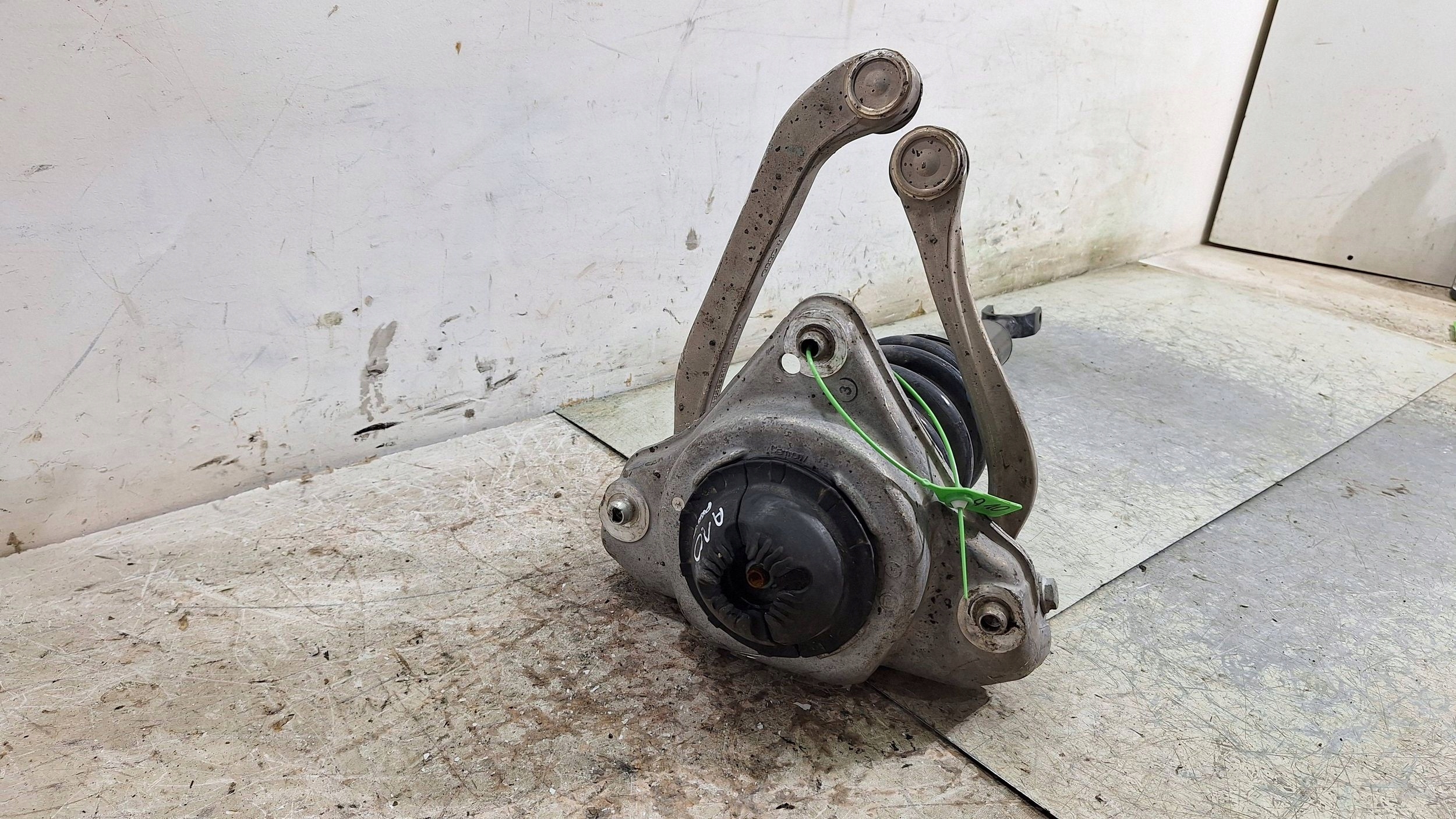 Stoßdämpfer rechts vorne Querlenker KPL 4F0413031CB AUDI A6 C6 2.0