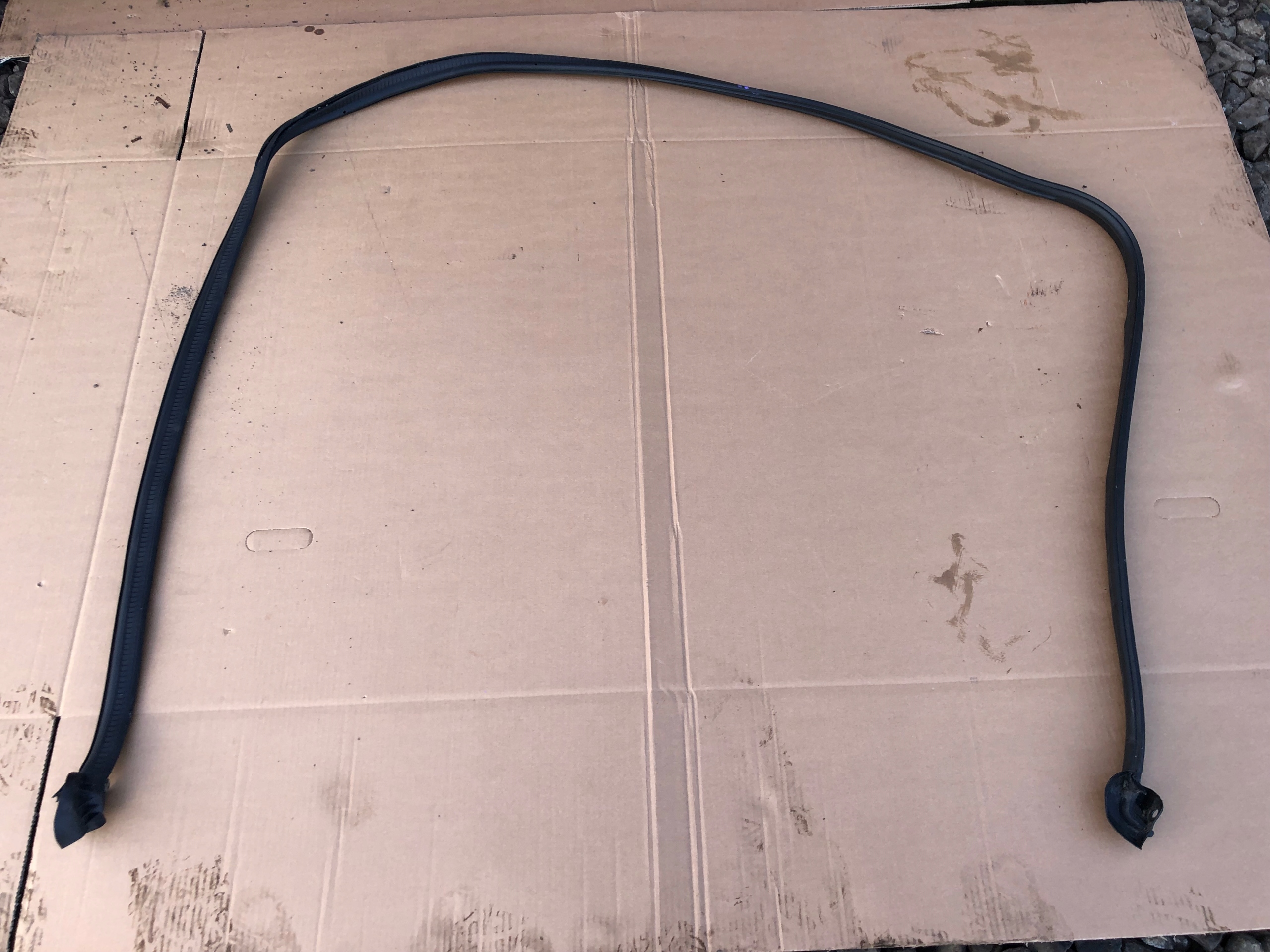 USZCZELKA TYLNA KLAPY VOLVO C70 II 06-09 31256481