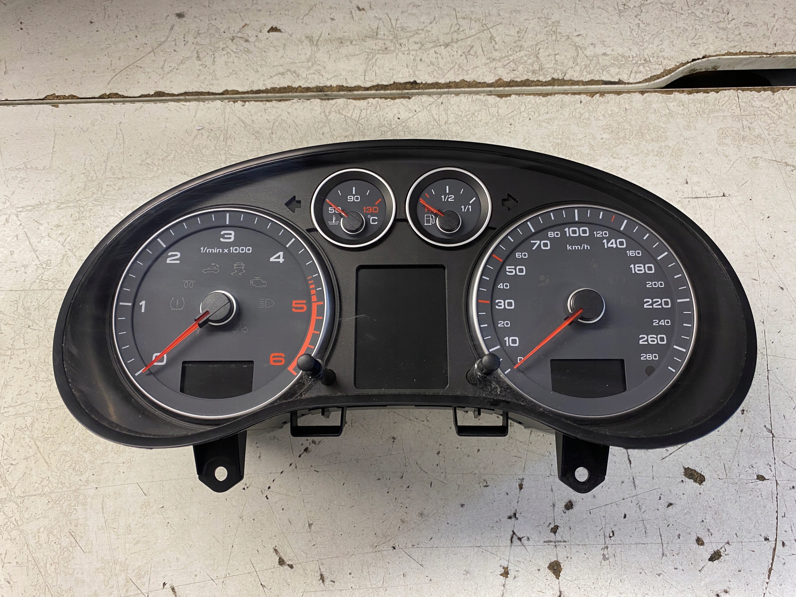 AUDI A3 8P LIFT 1.6 TDI LICZNIK ZEGARY 8P0920932N