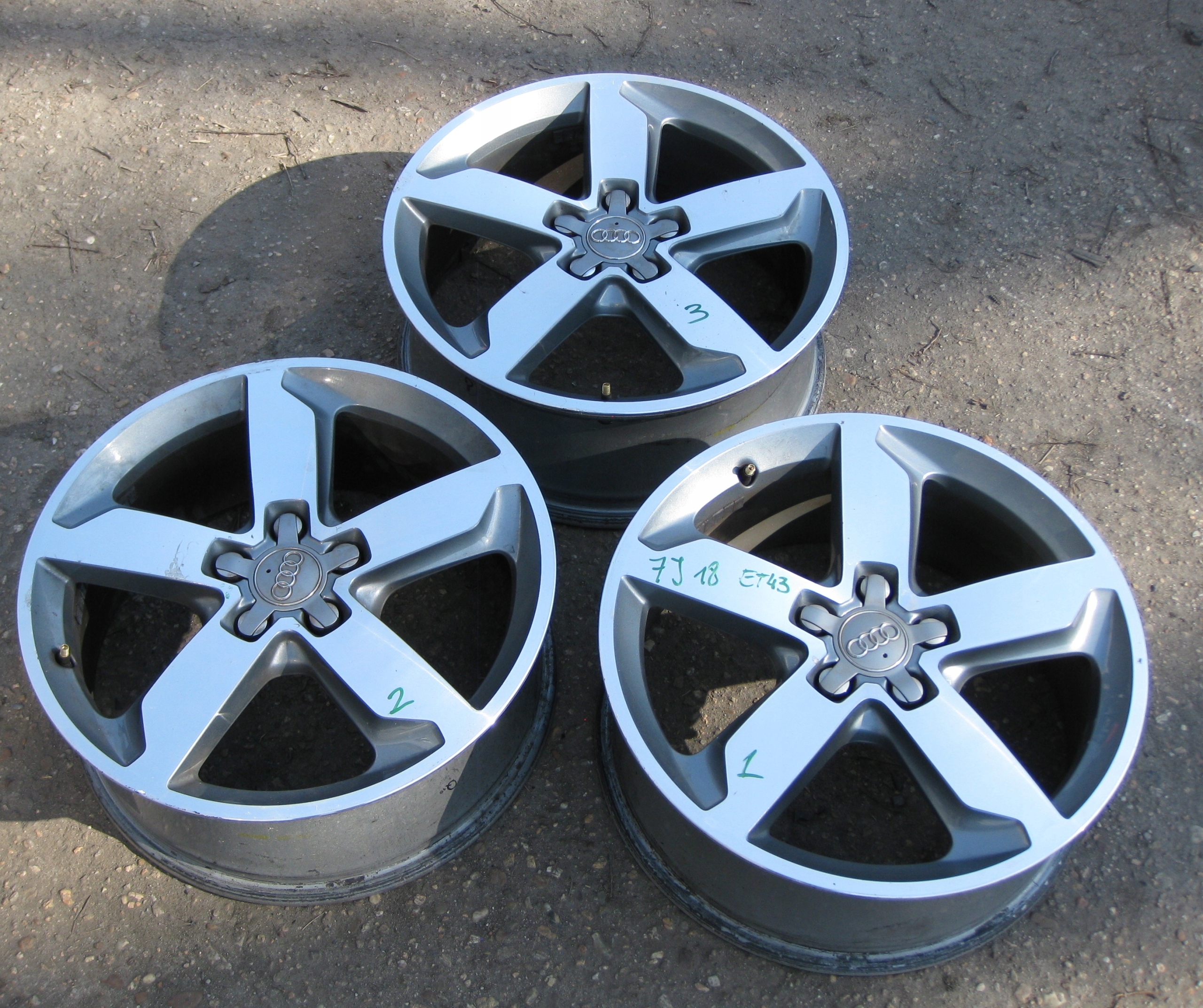 AUDI disk hliníkový 7J x 18 ET43 5X112 8U0601025D