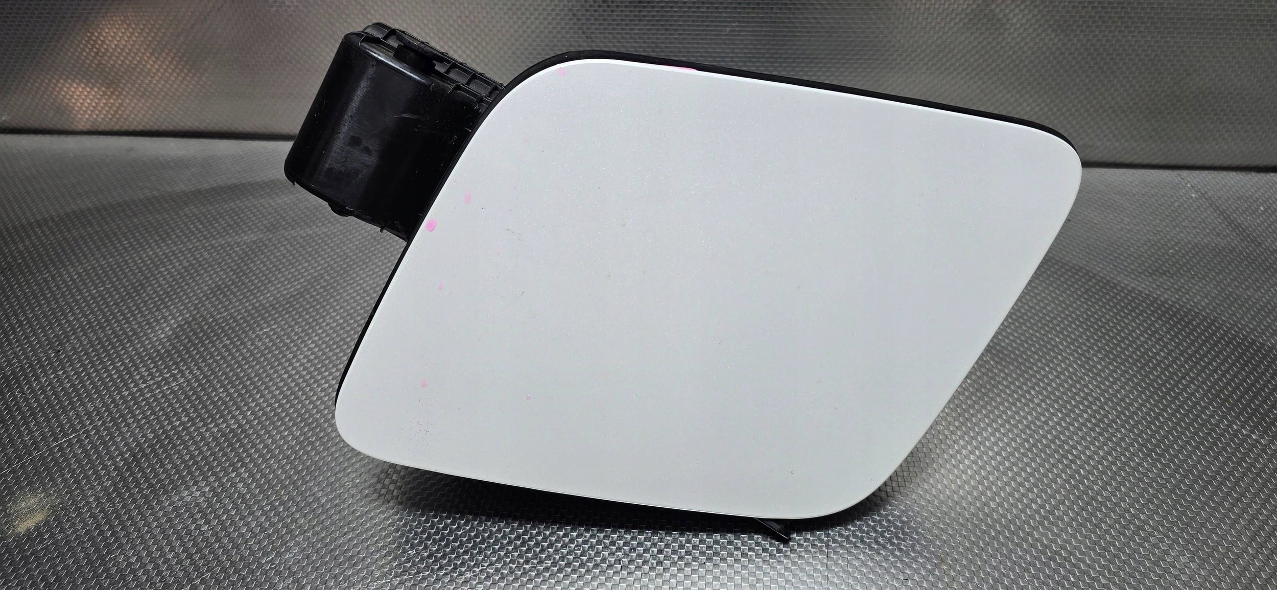 KIA NIRO II 1.6 GDI 2023 KLAPKA WLEWU PALIWA BIAŁA KOMPLETNA 81595-AT000