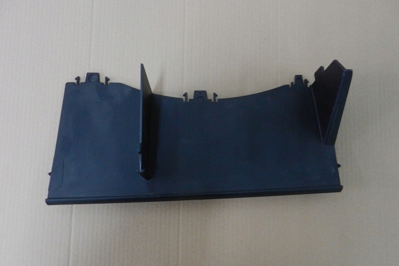 2015 CHALLENGER бардачок полка пластик крепление