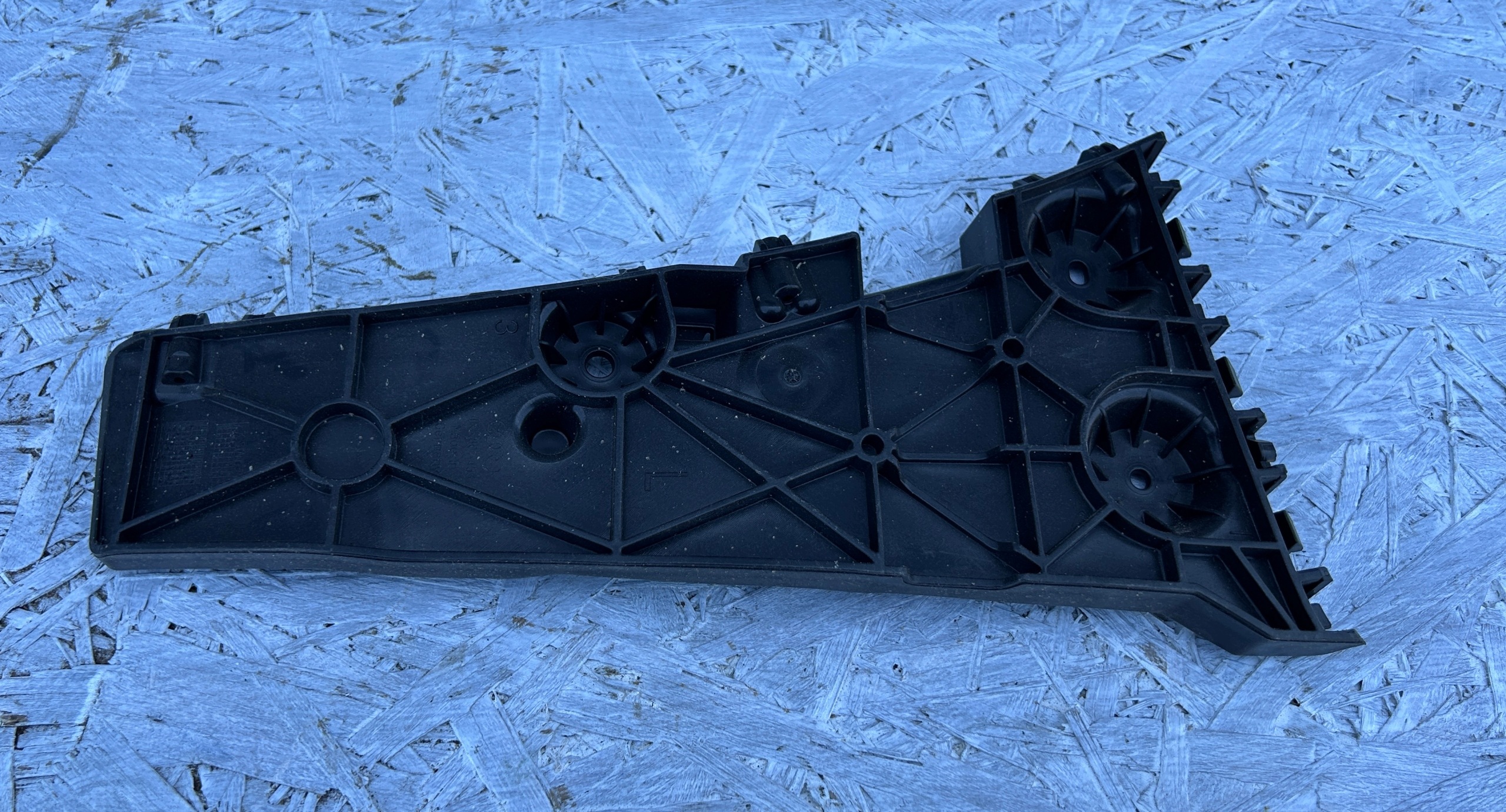 bumper bracket rear part left AUDI A7 C8 4K8807453