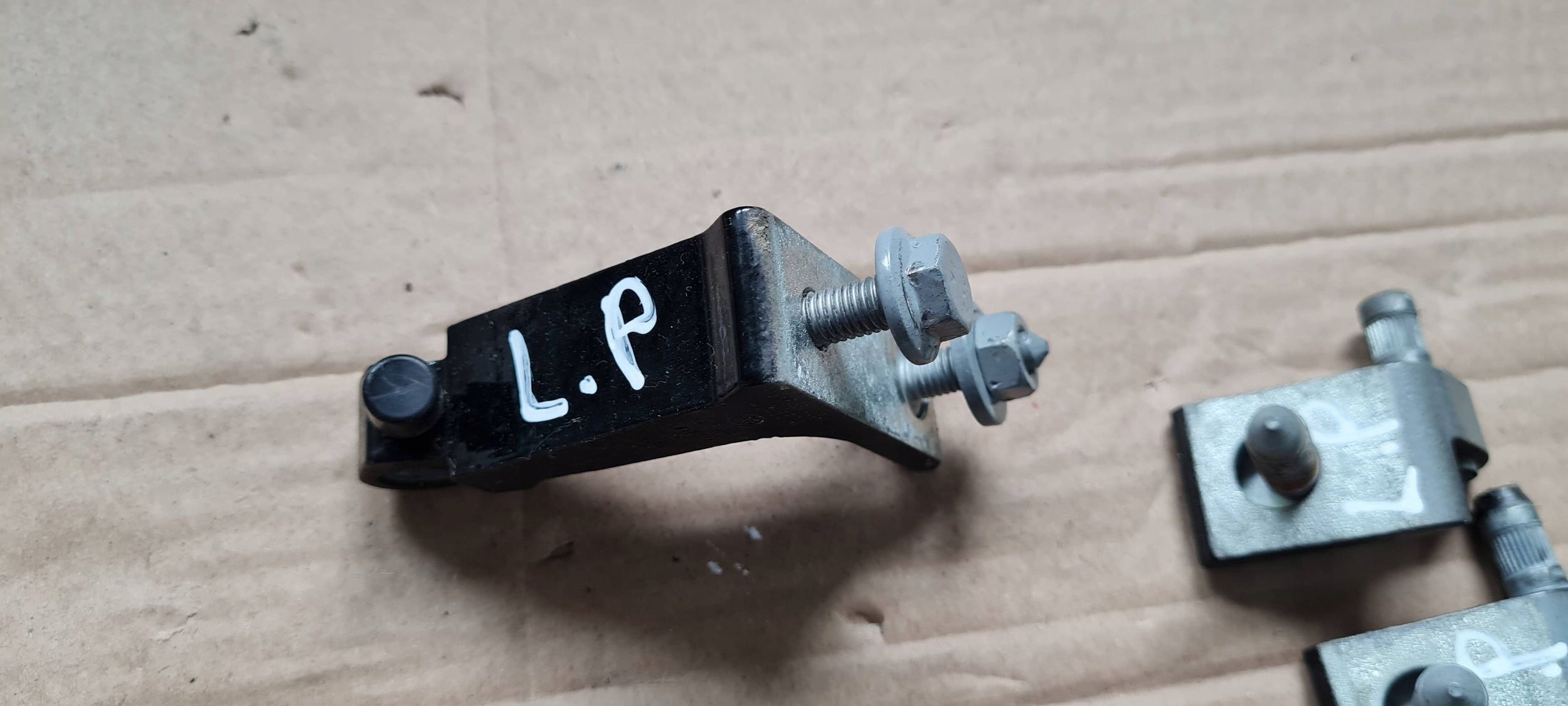S4 B9 8W hinge hinges door left left front KOMPLET LY9T