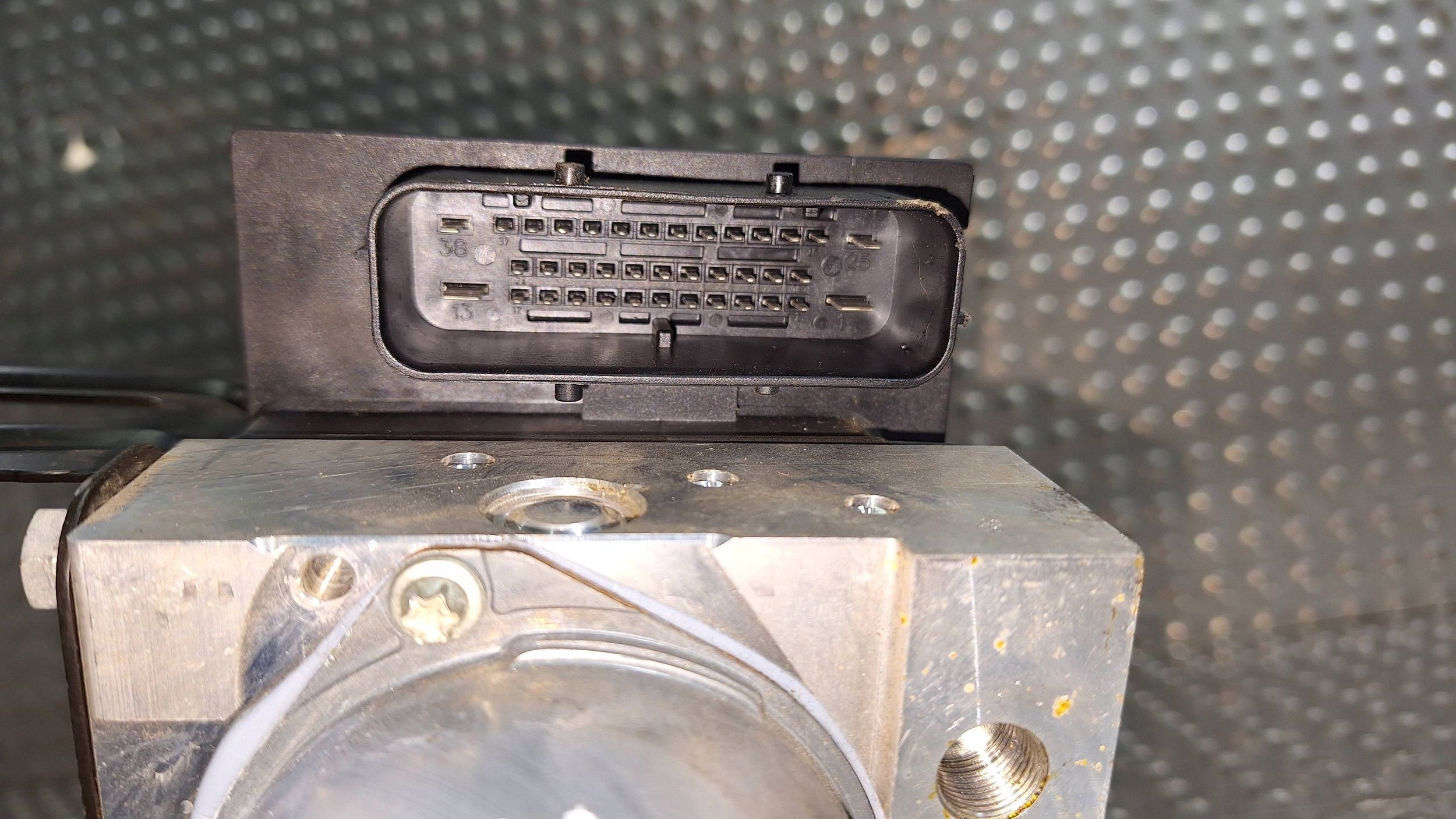 pump control unit ABS 3424682 3424683 BMW X3 E83 2.0D