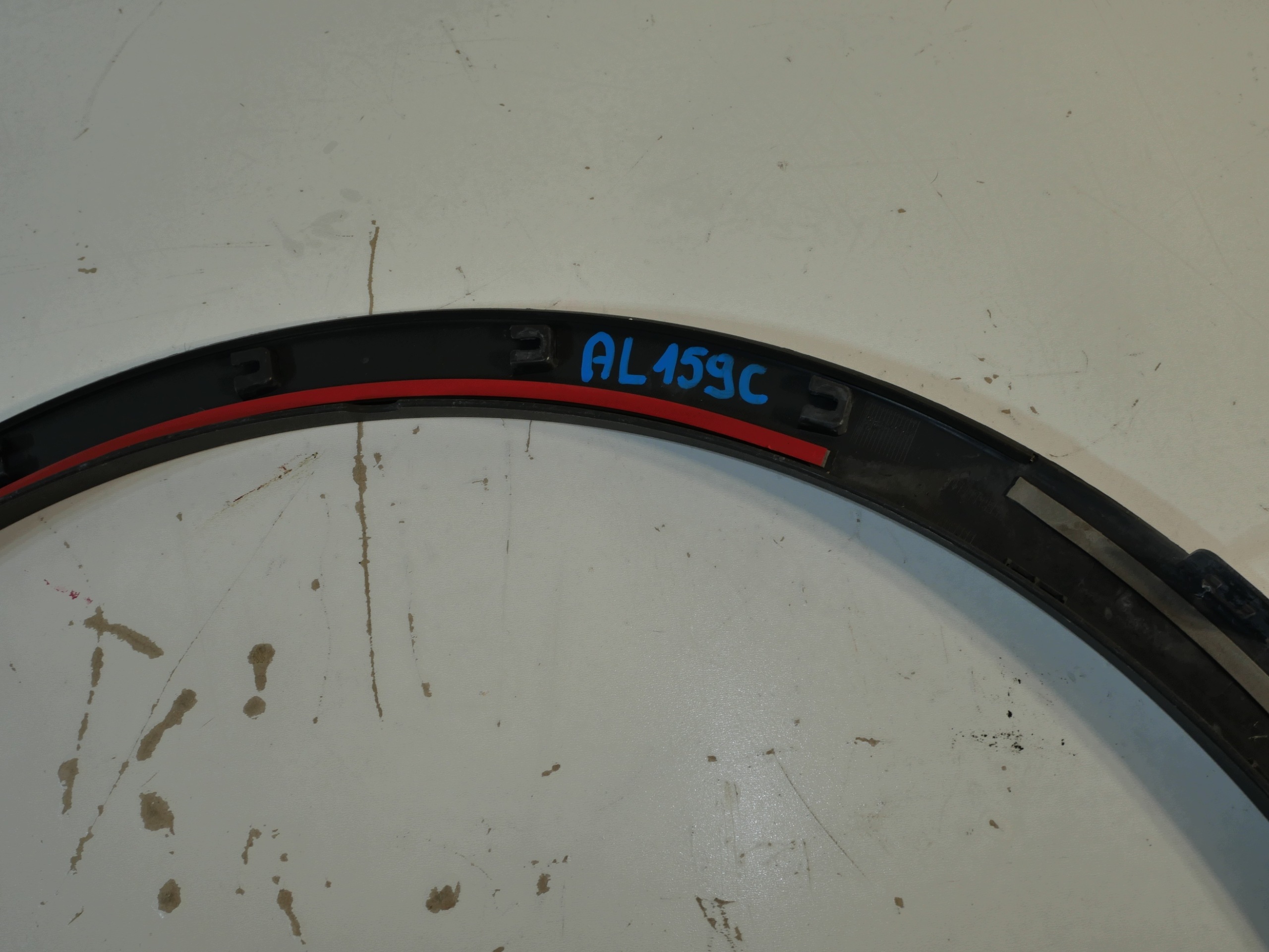 moulage couverture aile AUDI Q3 8U0853717