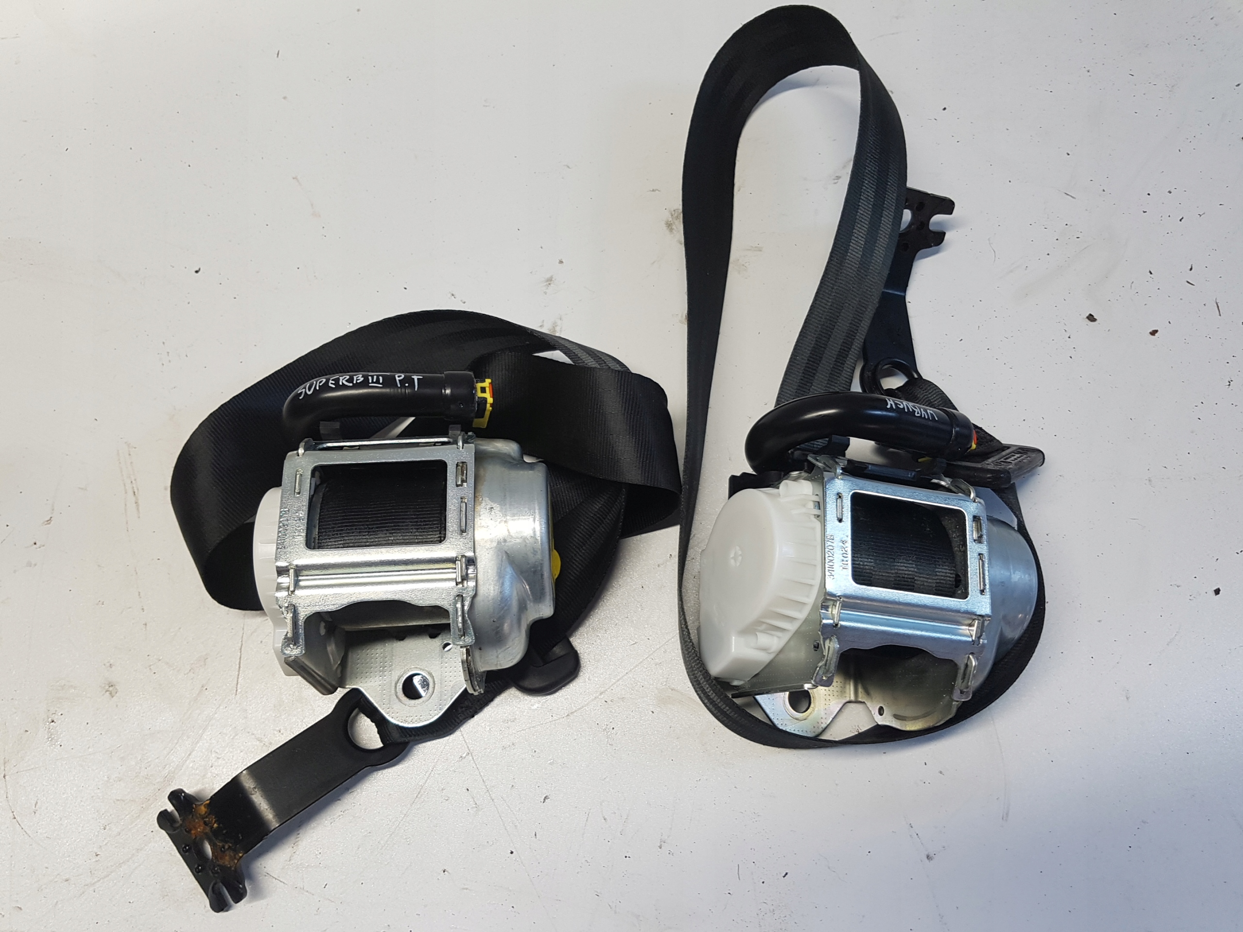 SUPERB III 3V Gurten Sicherheits links rechts heck