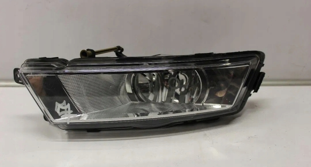 5JA941699B 5JA941701B - ГАЛОГЕН ЛЕВЫЙ ПЕРЕДНИЙ SKODA RAPID ВЕСЬ
