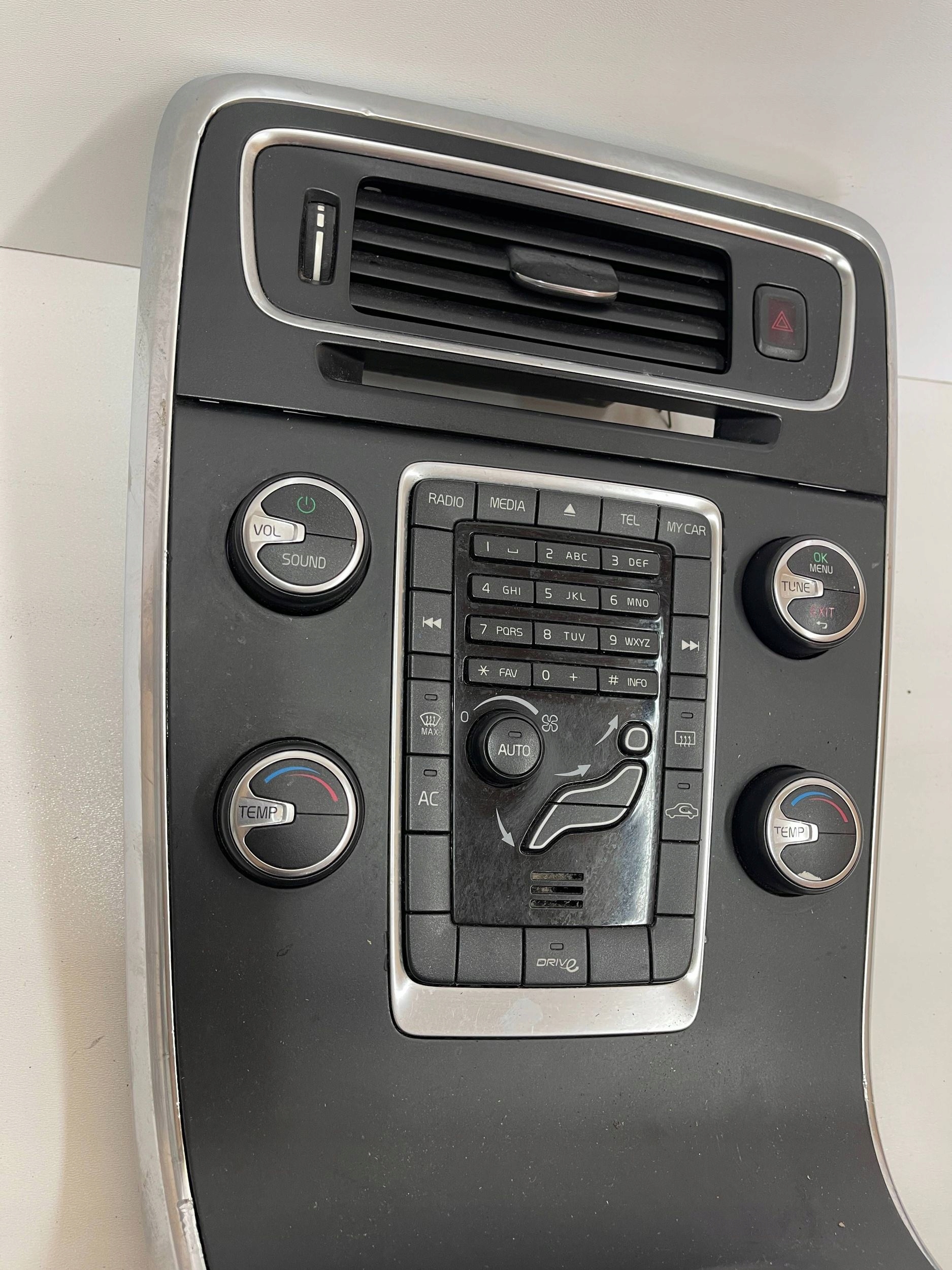 PANEL central levers Volvo XC60 08- and 1