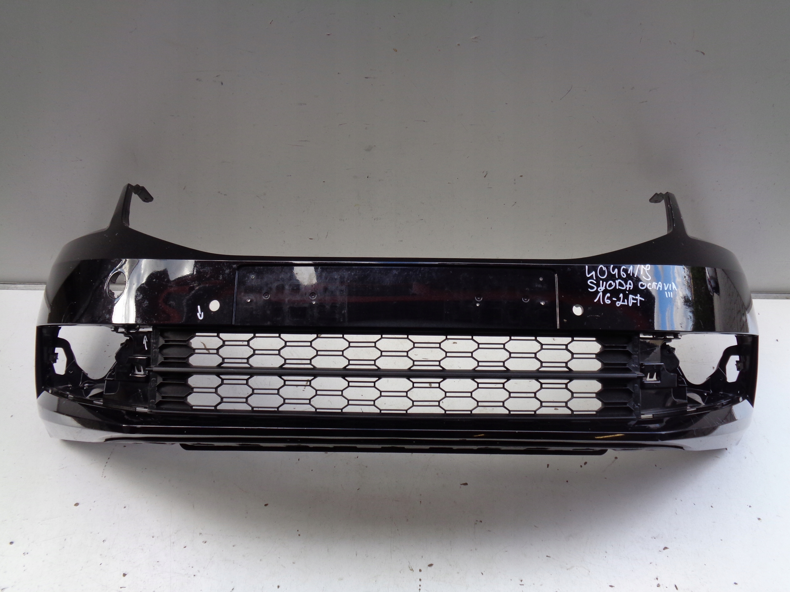 Frontstoßstange SKODA OCTAVIA III 16- LIFT NR 40461