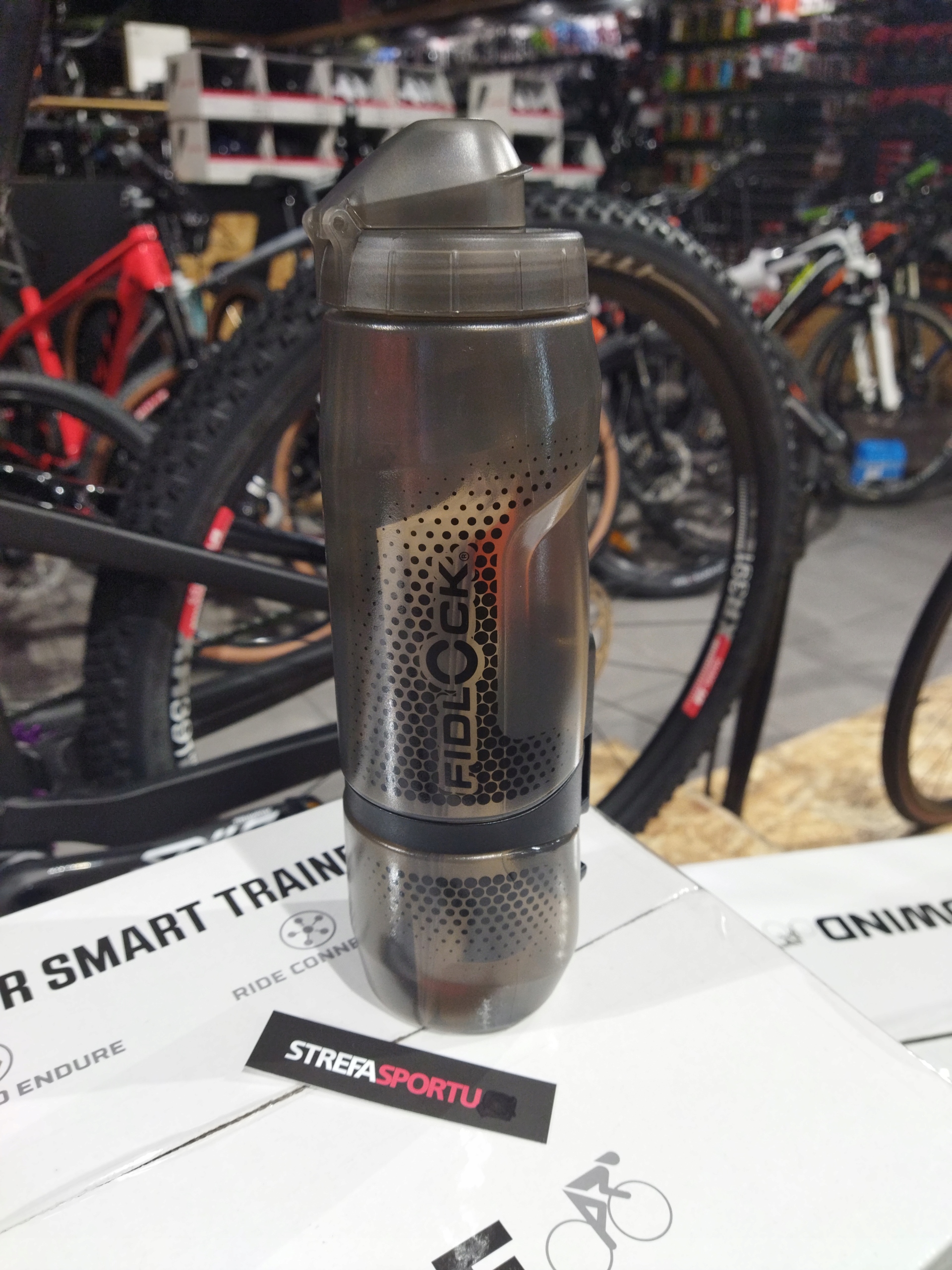 Bidon FIDLOCK TWIST 800ml czarny bez bazy Kod producenta 09652