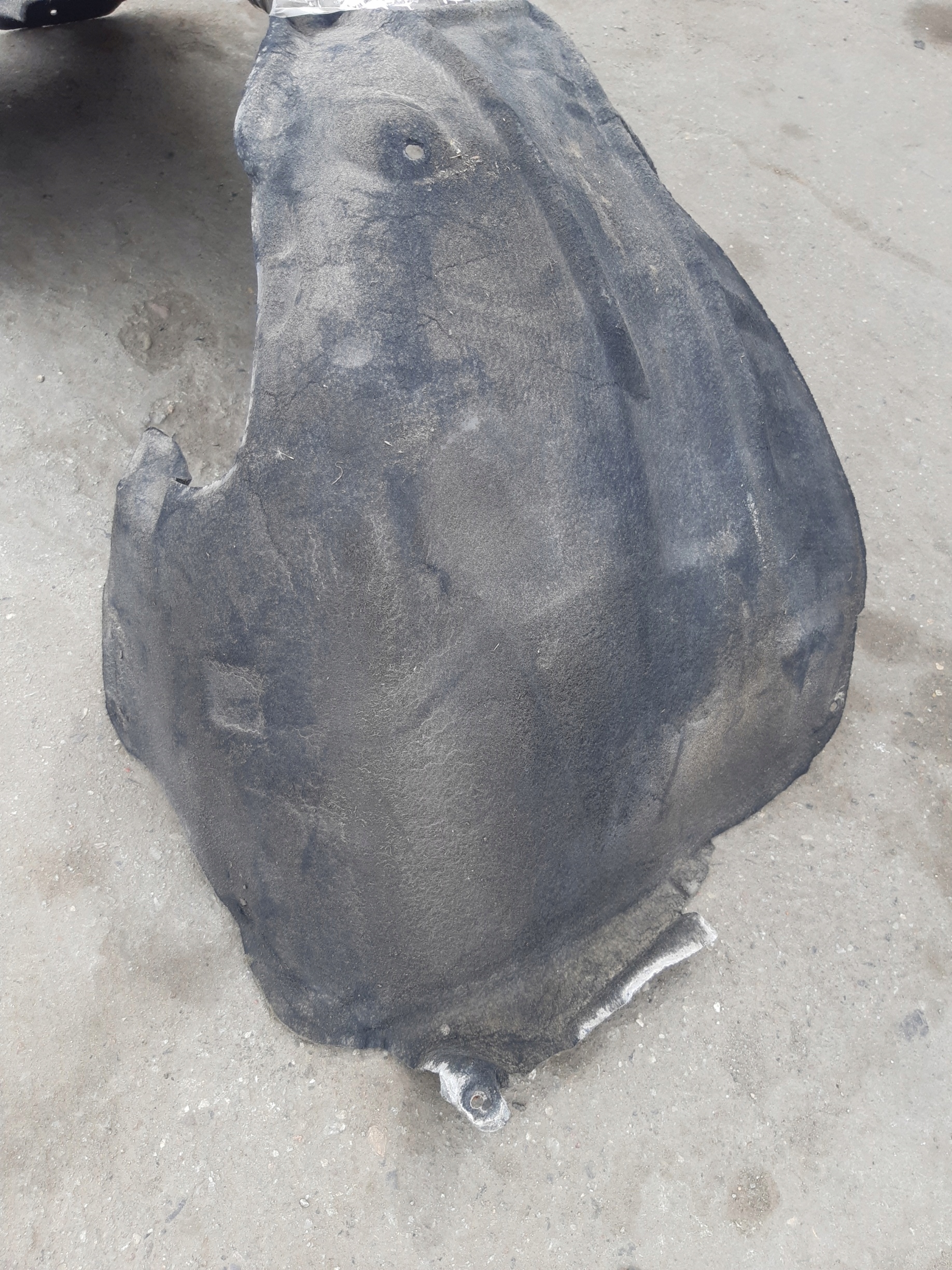 AUDI Q7 4L mudguard side right front front