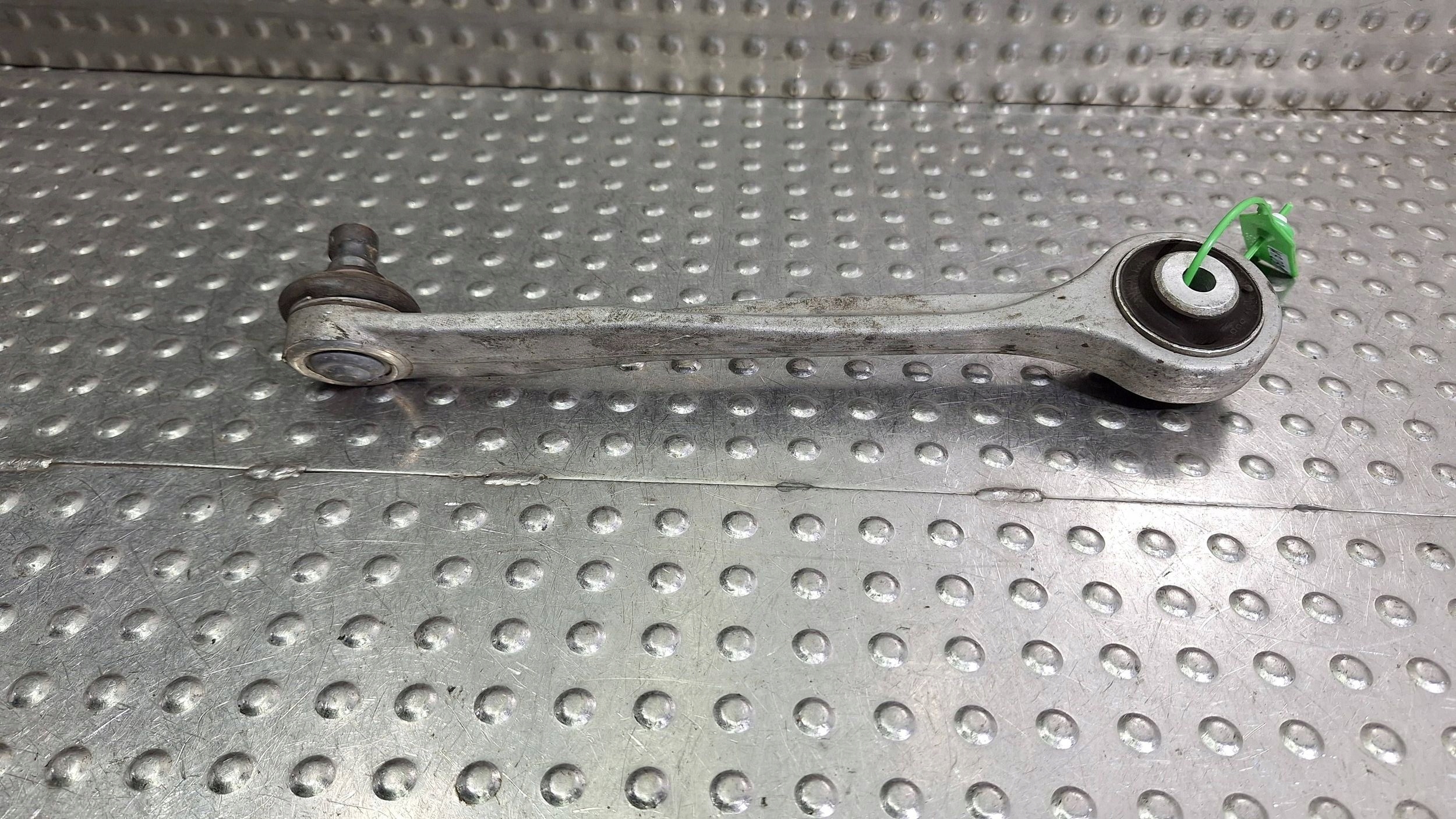 arm right front upper 8K0407506A 8K0506A AUDI A4 B8 A5 8T Q5 8R
