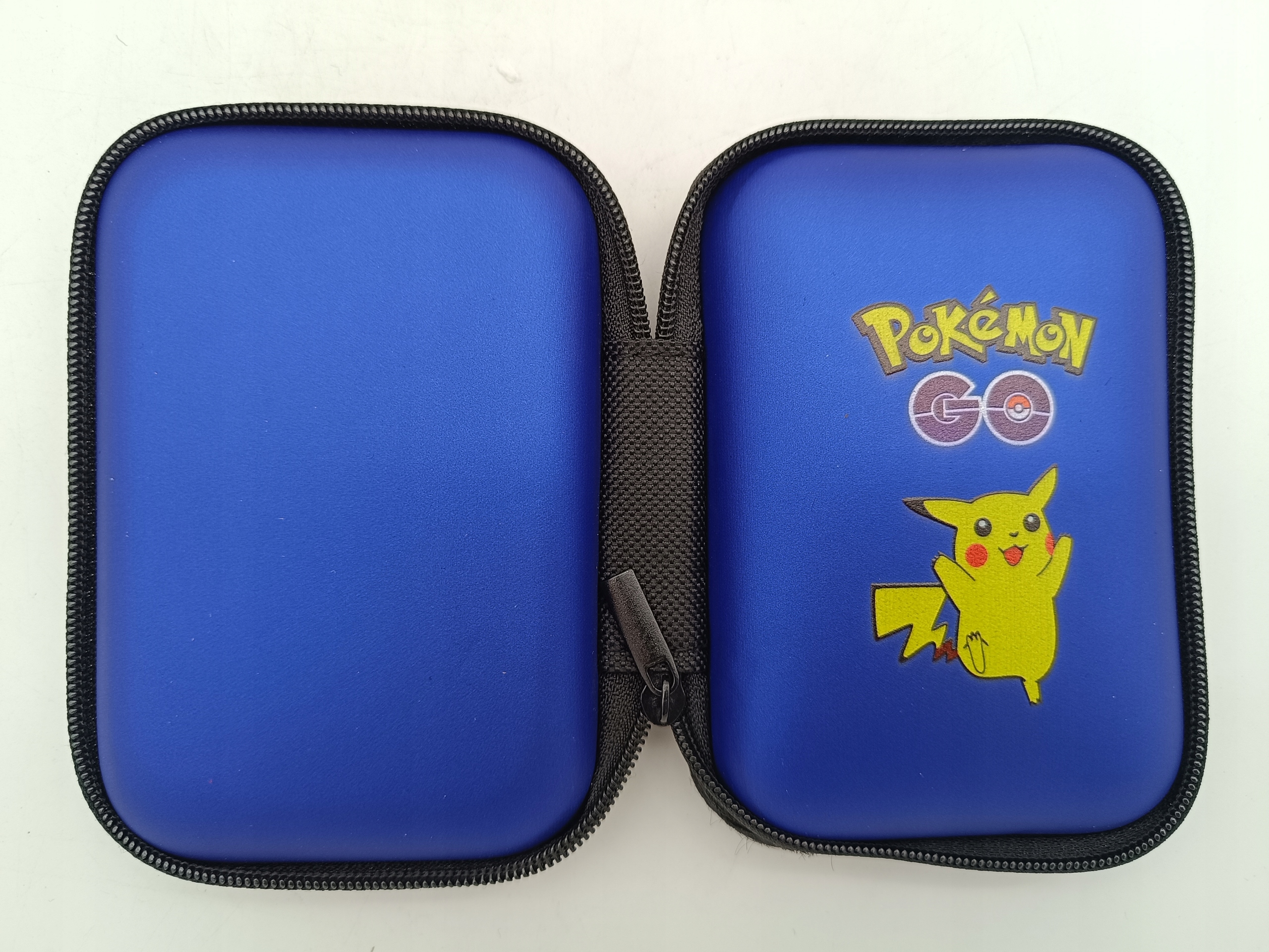 ETUI NA KARTY Pokemon - Figurki Pikachu prezent Typ Podstawa