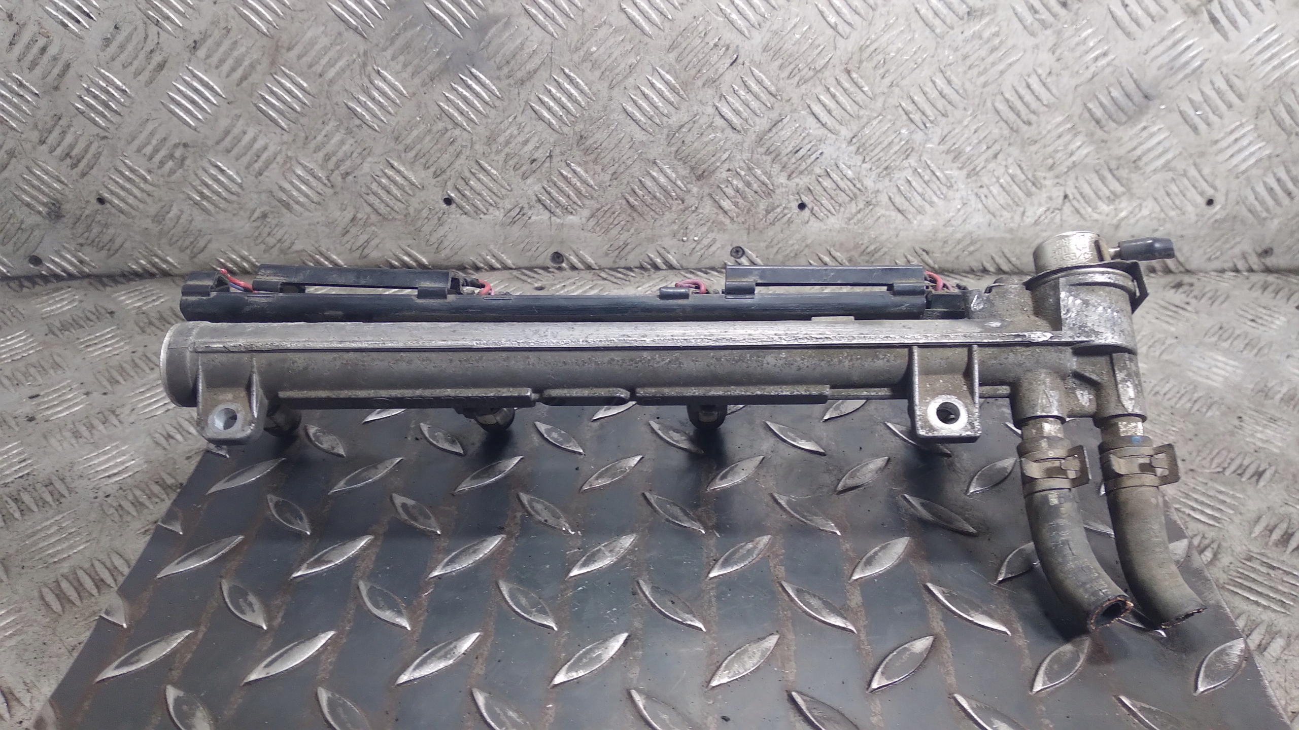 Rampe injection VOLKSWAGEN GOLF 4 036133319AL