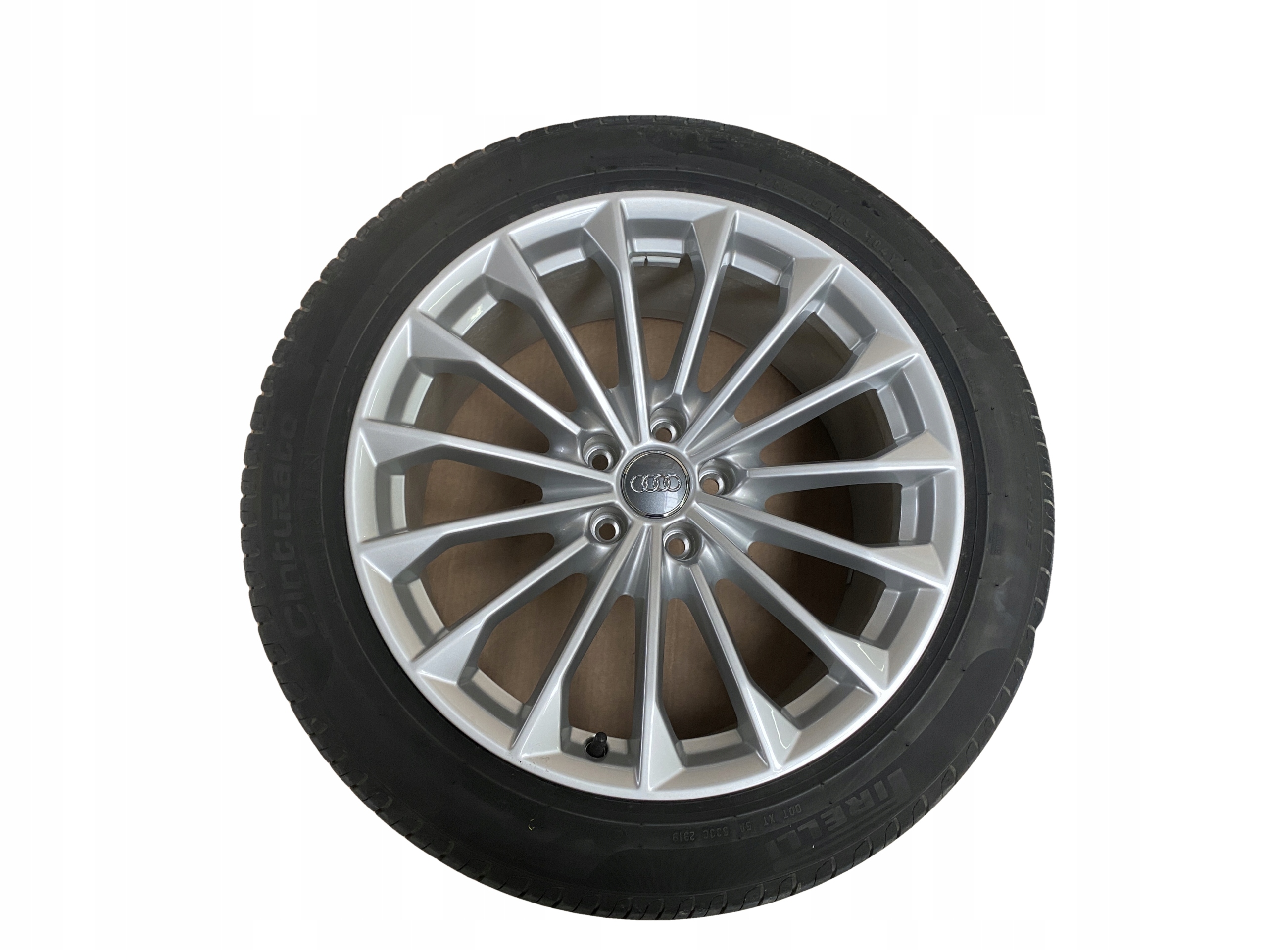 AUDI A8 4N D5 wheels discs 255/45R19 PIRELLI