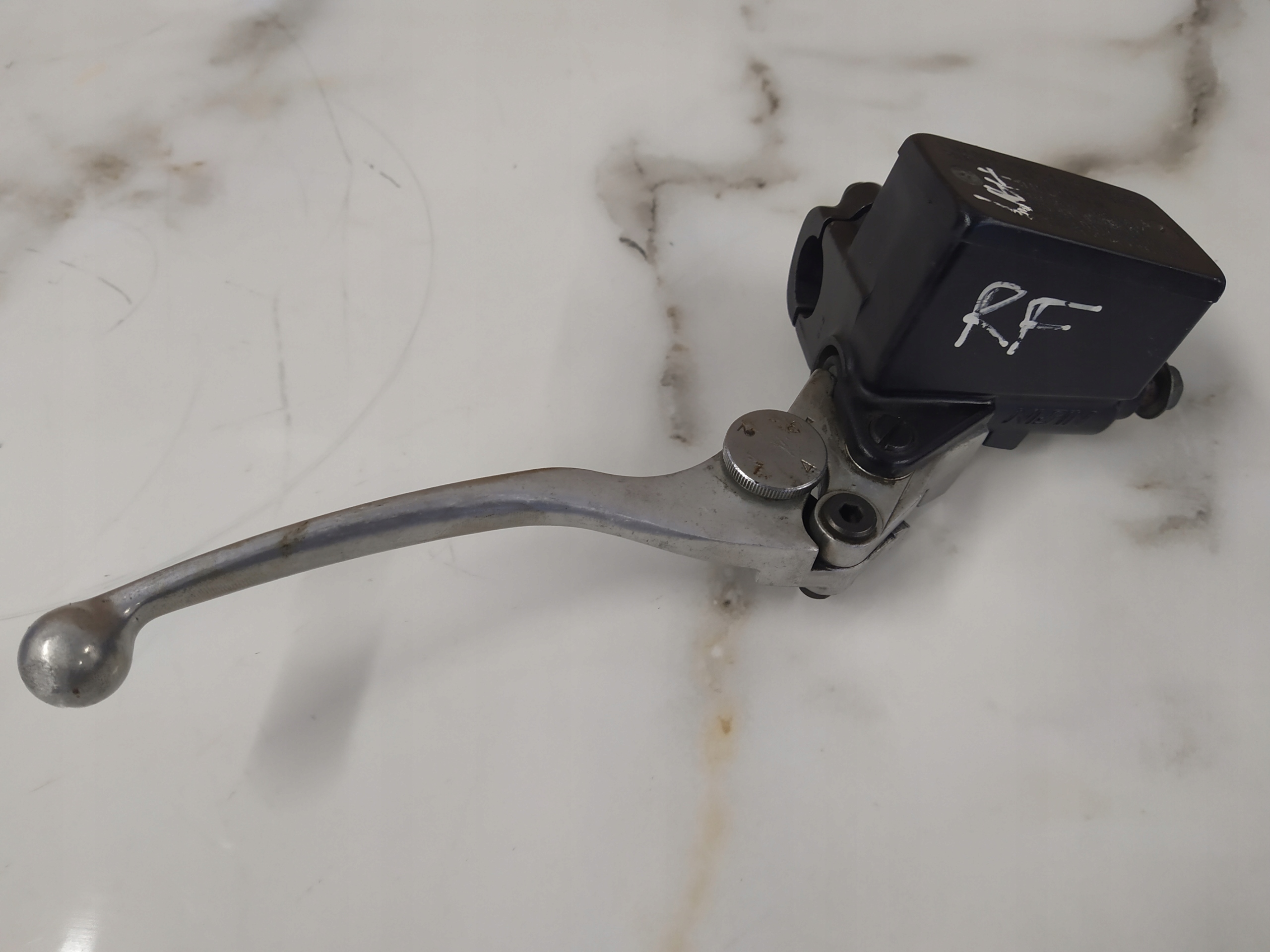 Suzuki RF главный тормозной цилиндр передний