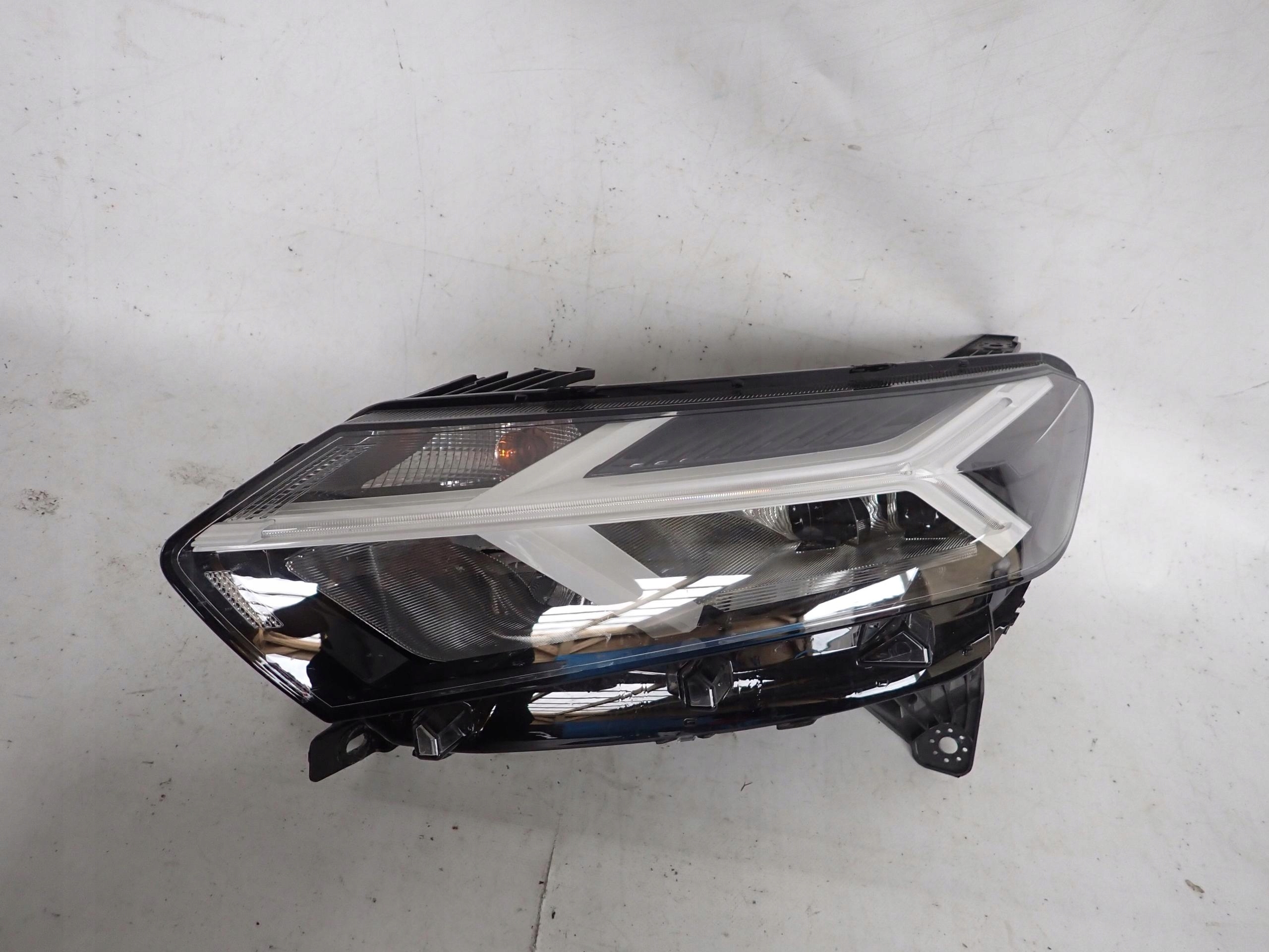 DACIA SANDERO III 3 20-> light front front left