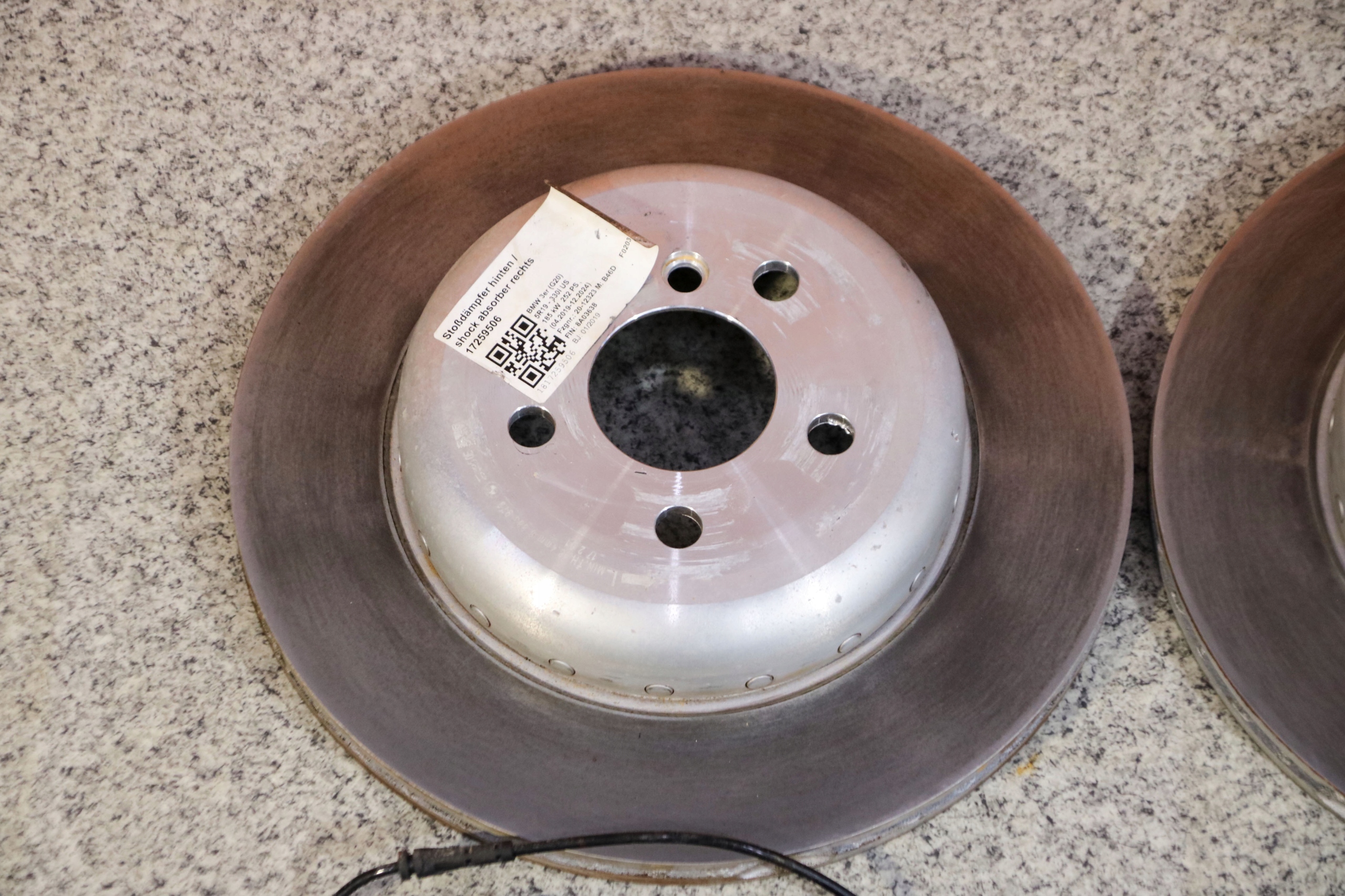 BMW G20 330i discs plates rear part 330x20 3 km !!!