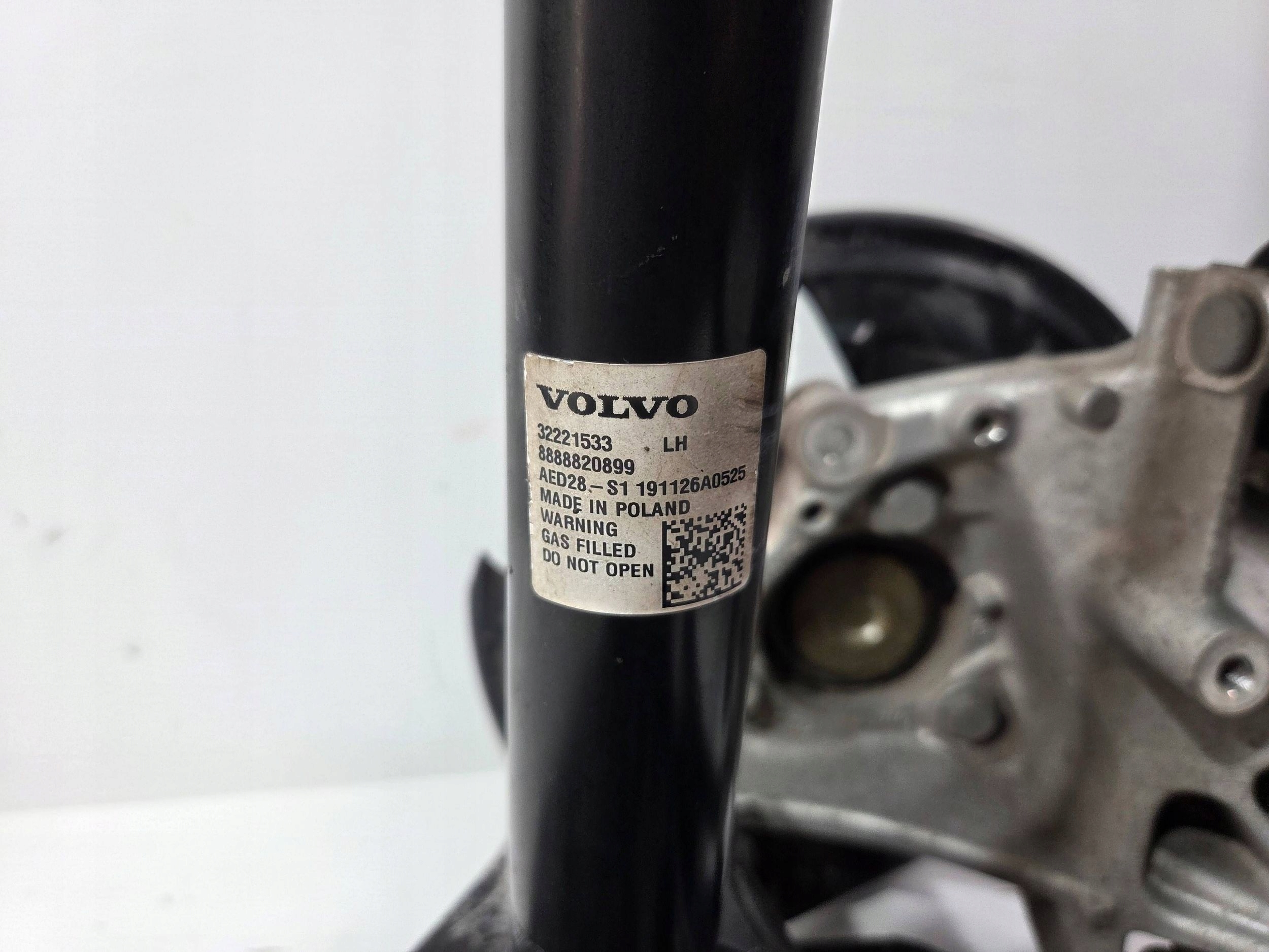 Volvo XC40 swing rear left 322462249 (Z705)