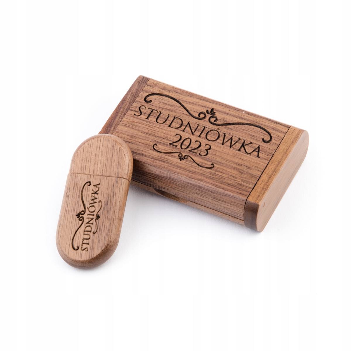 

Drewniany Pendrive na Studniówkę 64GB Box Grawer