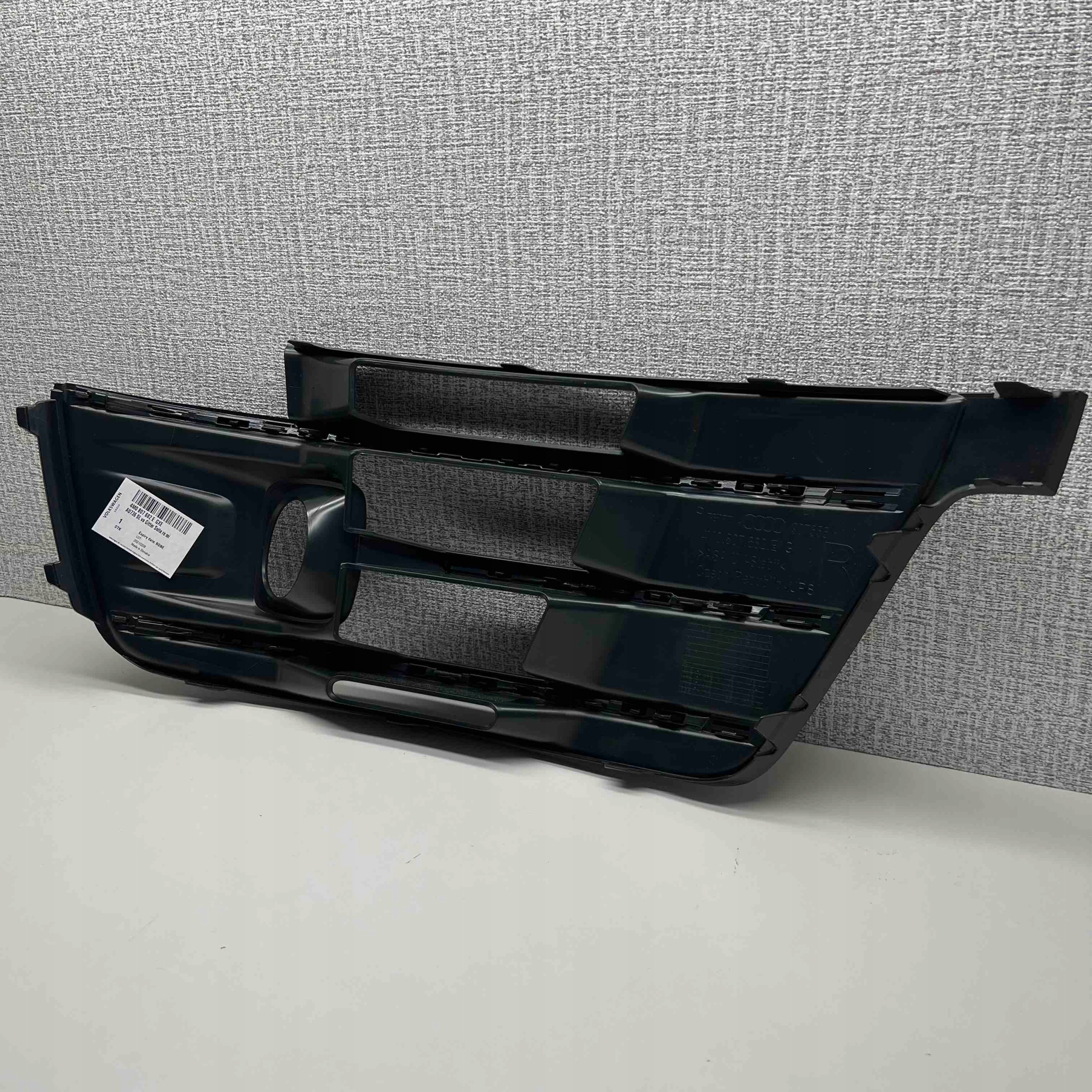 AUDI Q7 4M 15- S-LINE grid W bumper grille right below RADAR 4M0807682E