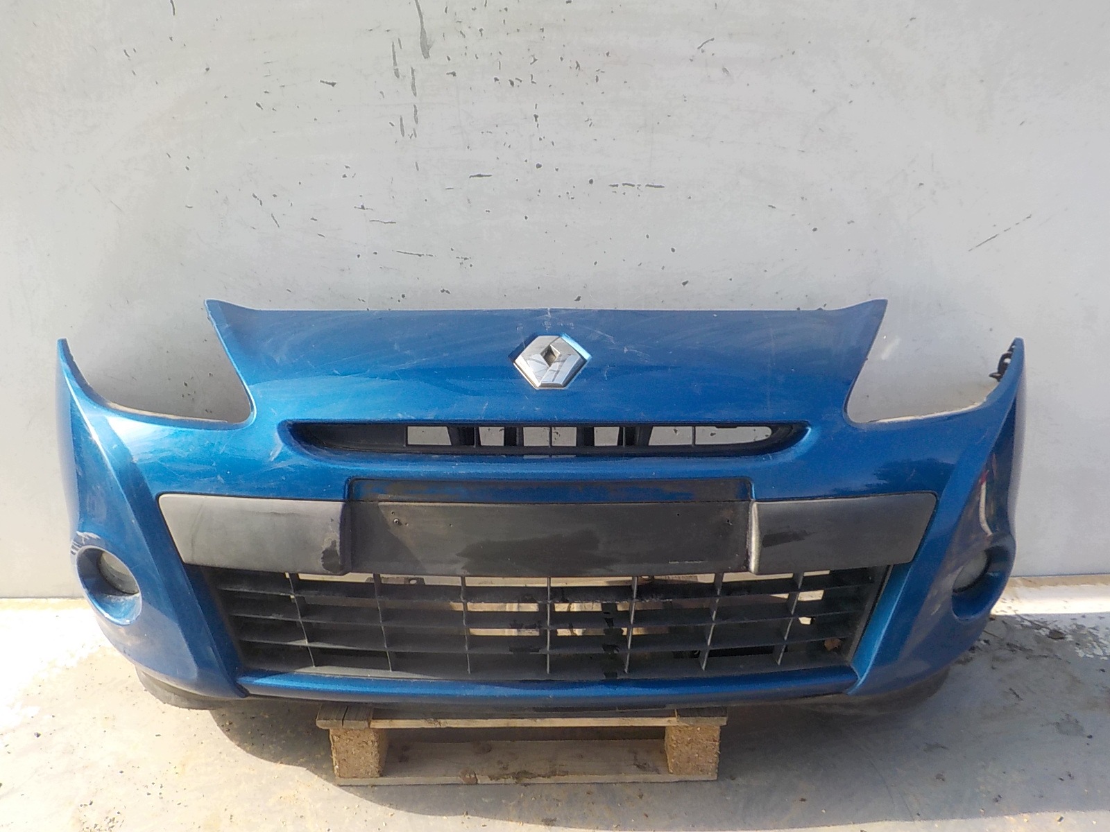 687 RENAULT CLIO III LIFT bumper front front 185