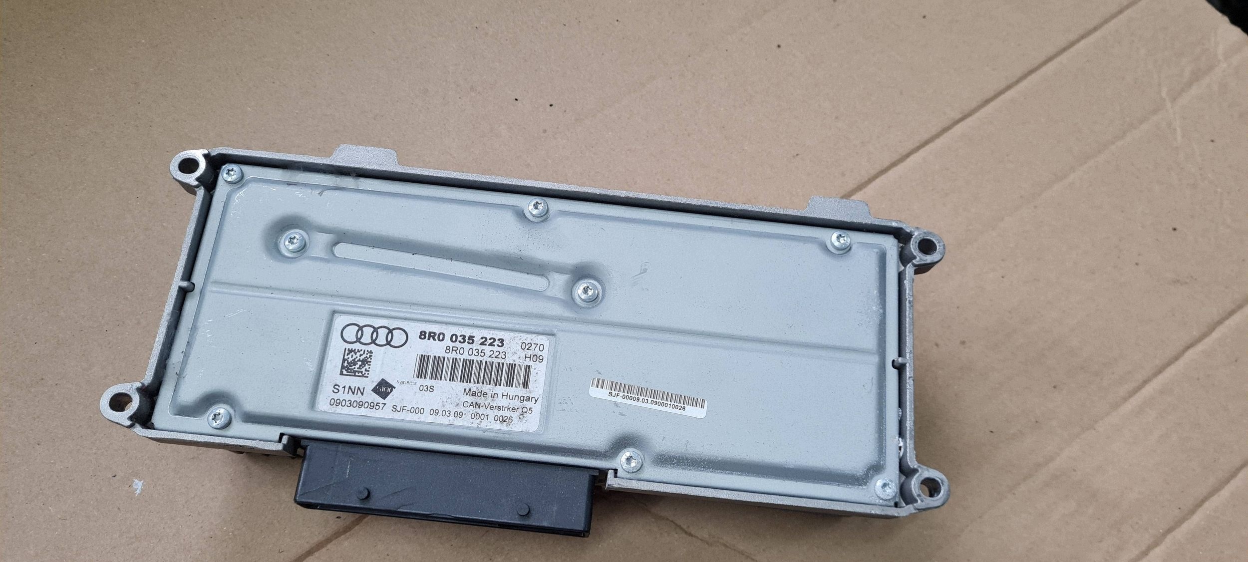 Q5 8R amplifier RADIA AUDIO A4 B8 A5 8R0035223