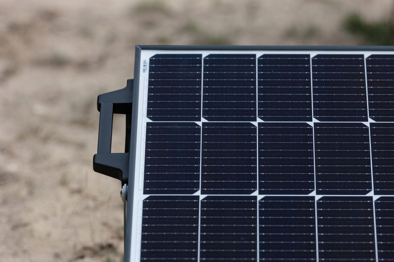 Solarny generator prądotwórczy z panelami OFF GRID 2,5 kWh stacja zasilania Marka KALIX