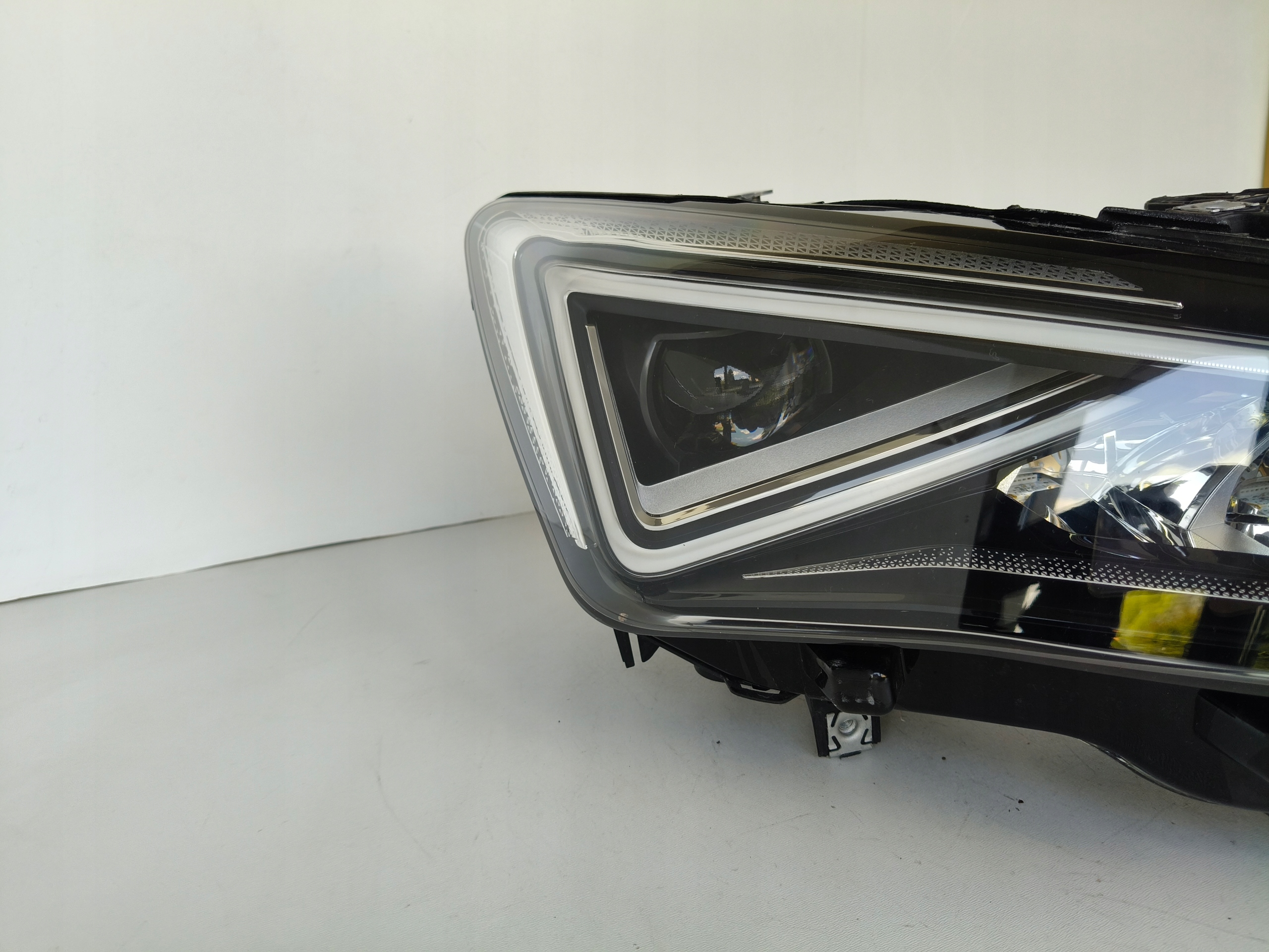 light right REFLEKTOR SEAT CUPRA FORMENTOR 5FF 20- FULL LED