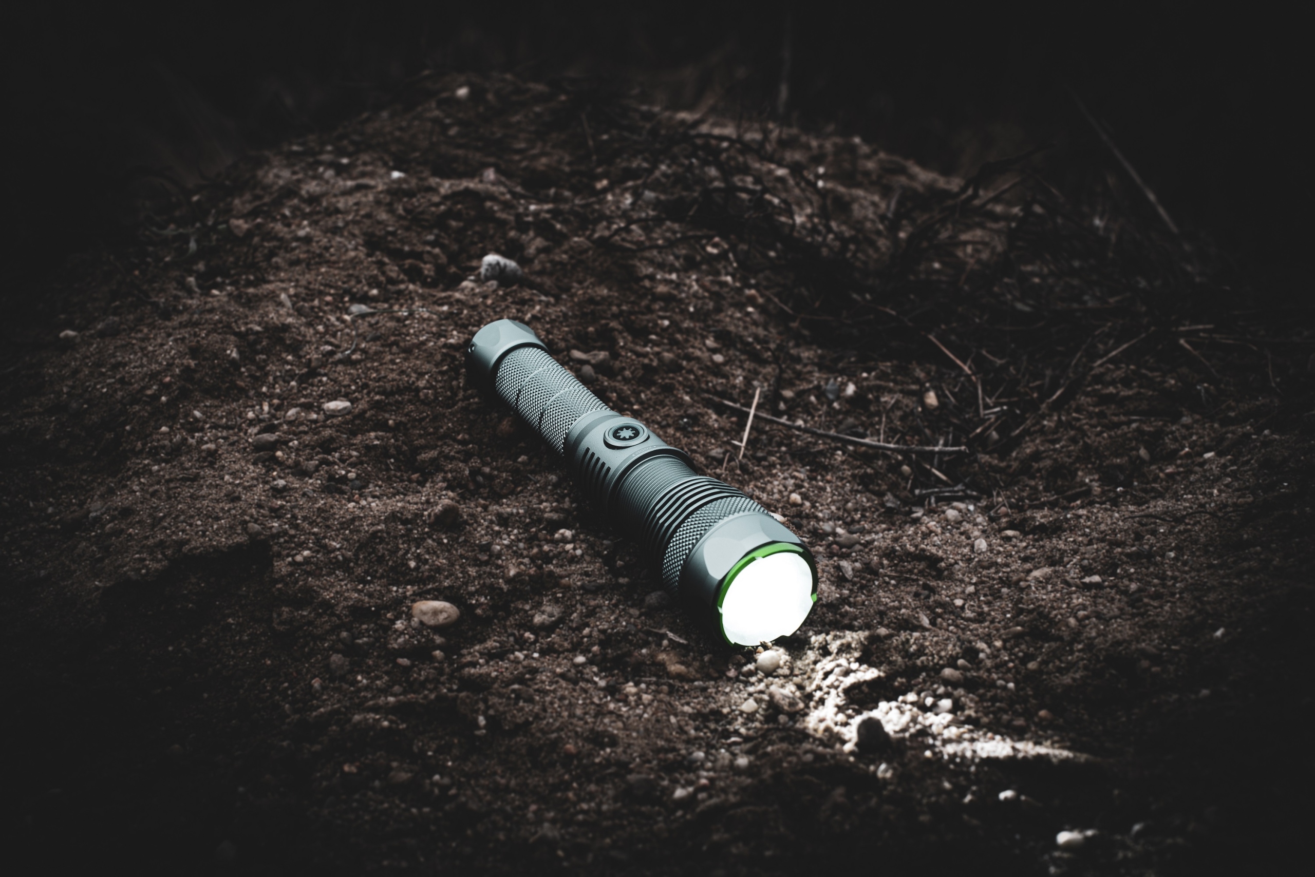 LATARKA LED TAKTYCZNA AKUMULATOROWA WODOODPORNA USB-C ZOOM 3000lm PRO VAYOX Marka Vayox