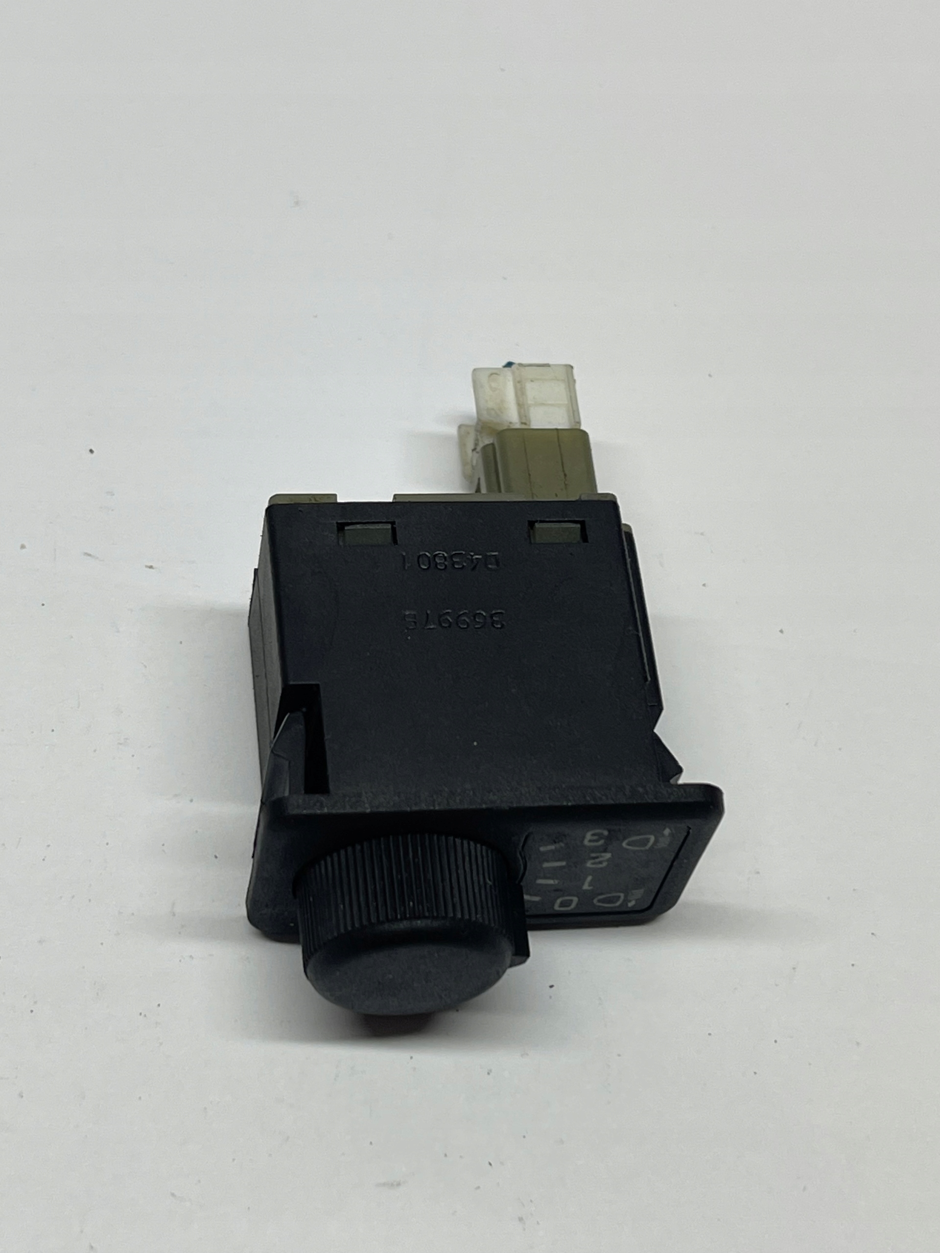 switch control of the lights ALMERA TINO 36997B
