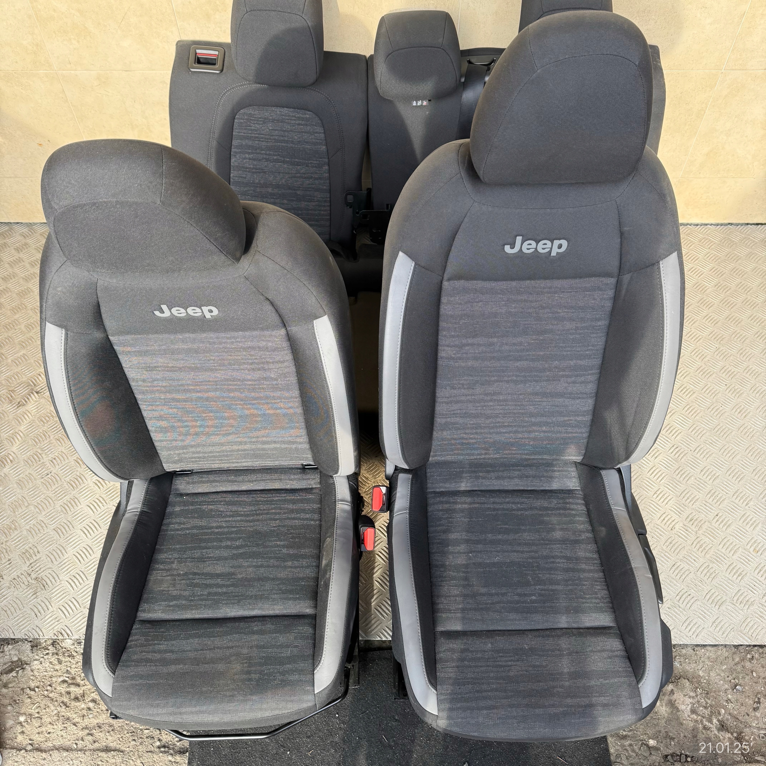 Siège KOMPLET JEEP COMPASS AVENGER 2024 ROK