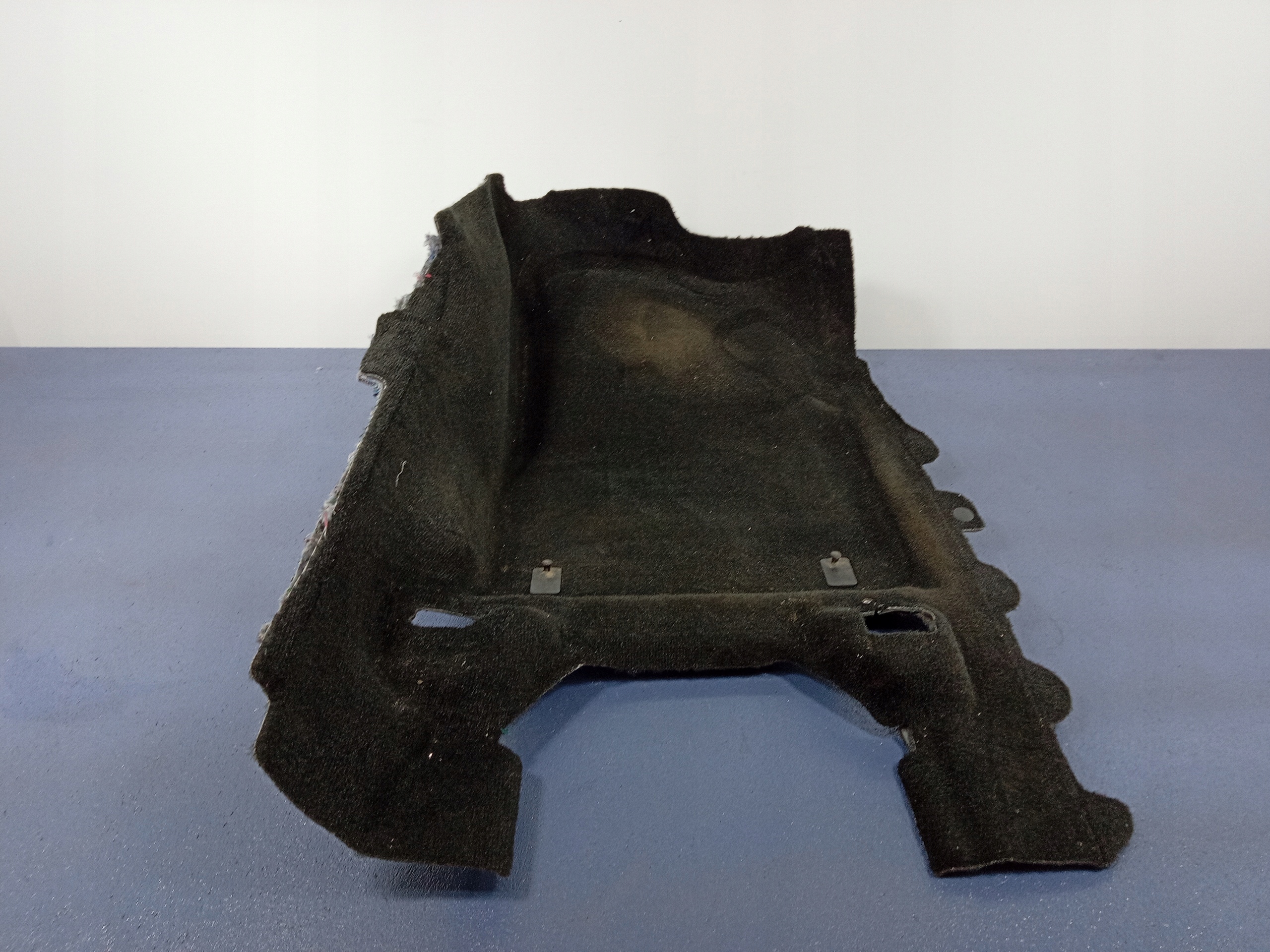 GRAND CHEROKEE WK2 КОВРОВОЕ ПОКРЫТИЕ ПЕРЕДНИЙ ПРАВЫЙ