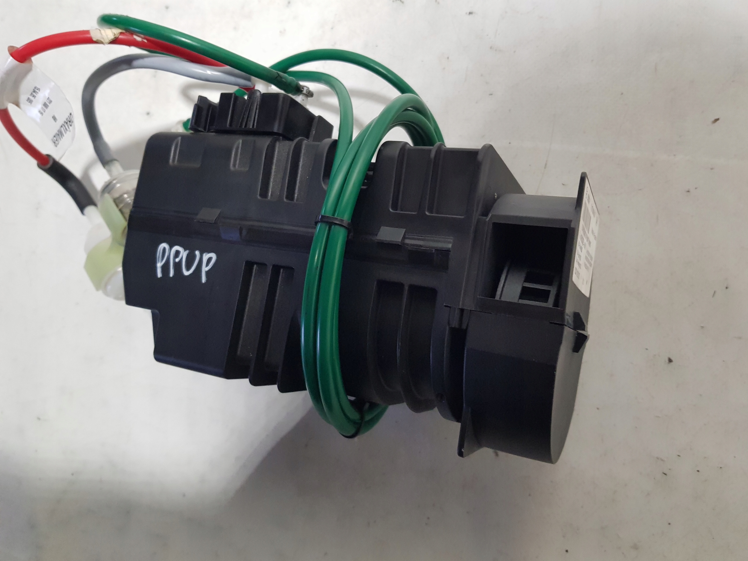 Pumpe Sitz DYNAMIC MERCEDES S-KLASA W221 A2218000748