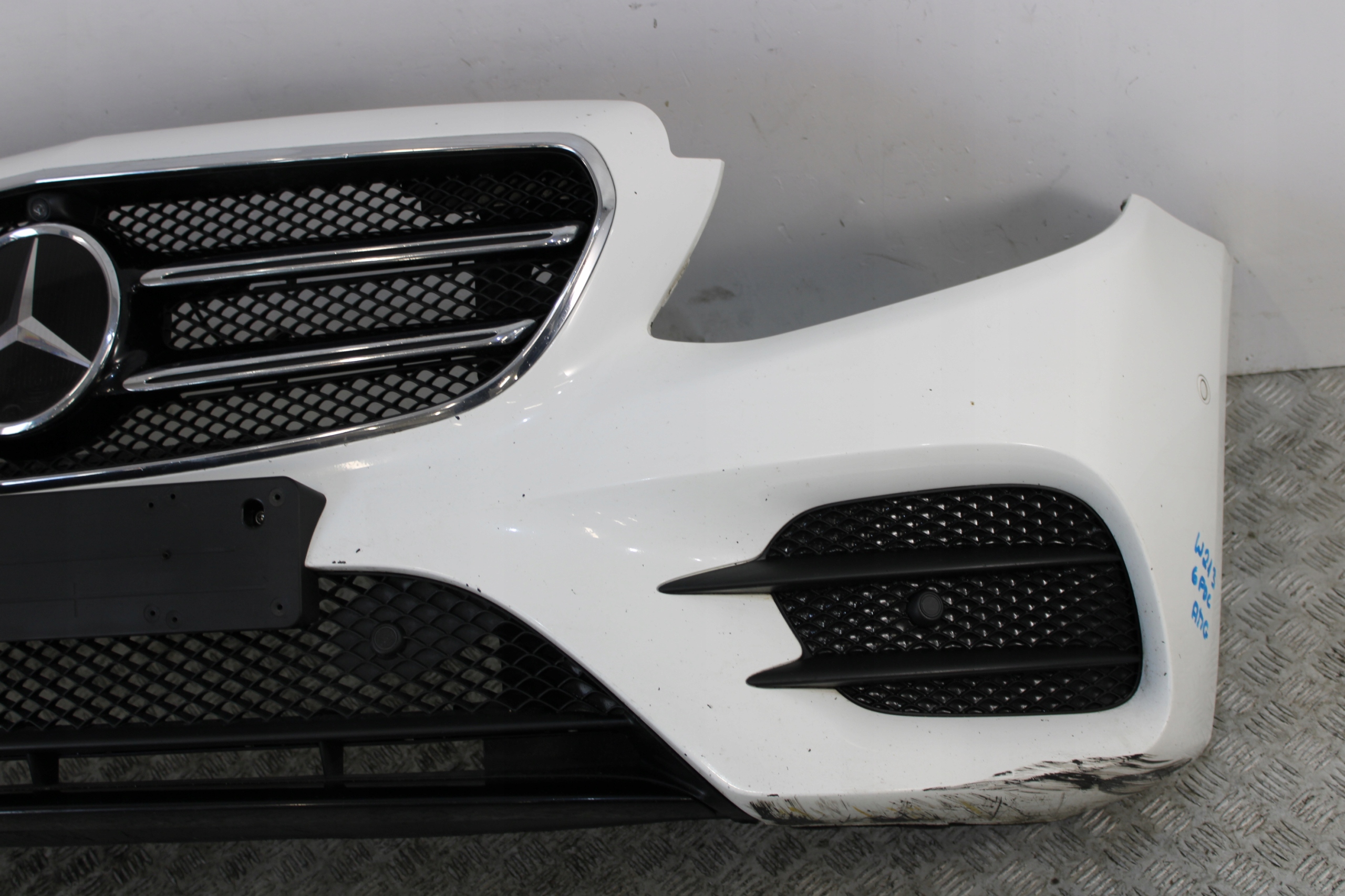 bumper front front KAMERA 6 X PDC MERCEDES E-KLASA W213 AMG